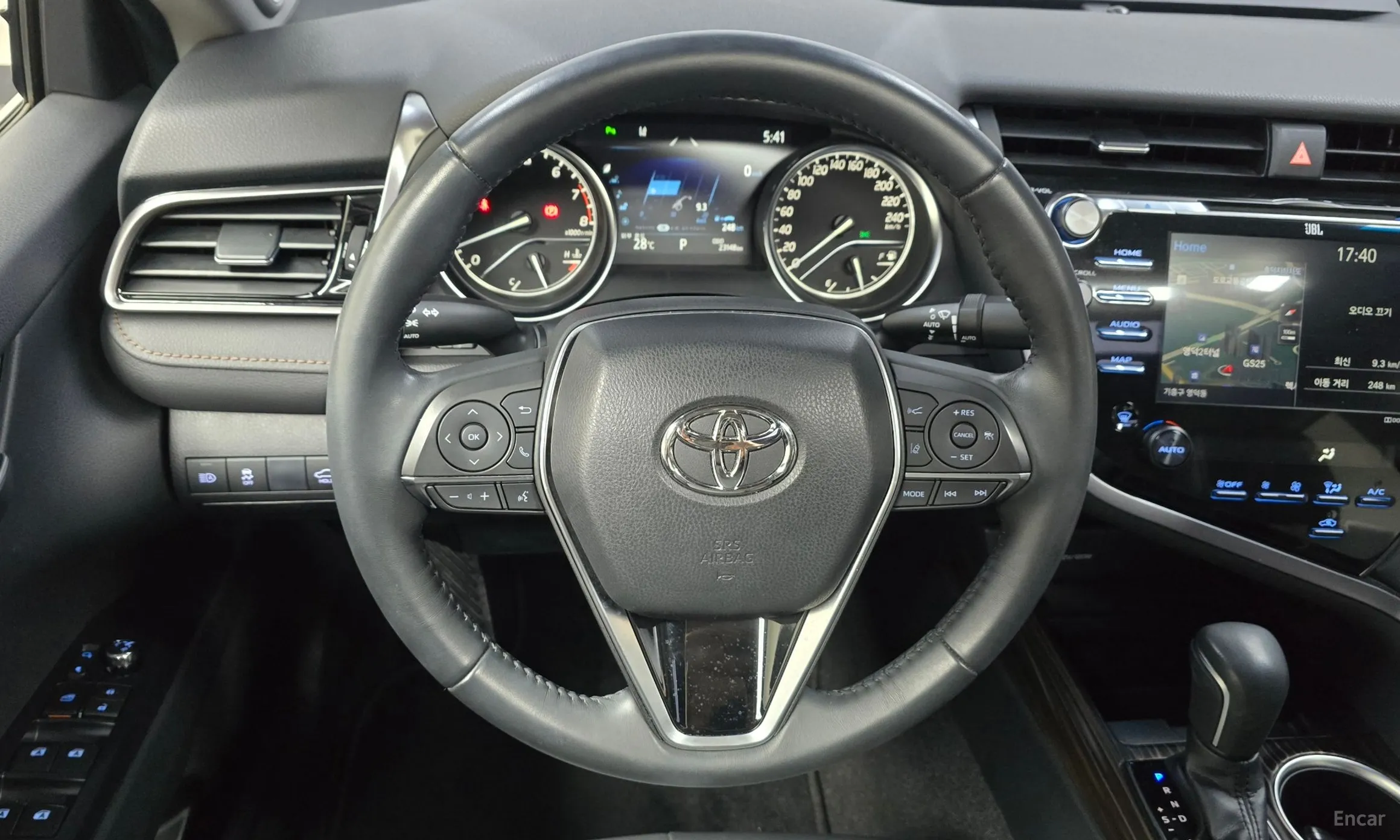 Toyota Camry (XV70) превью 12