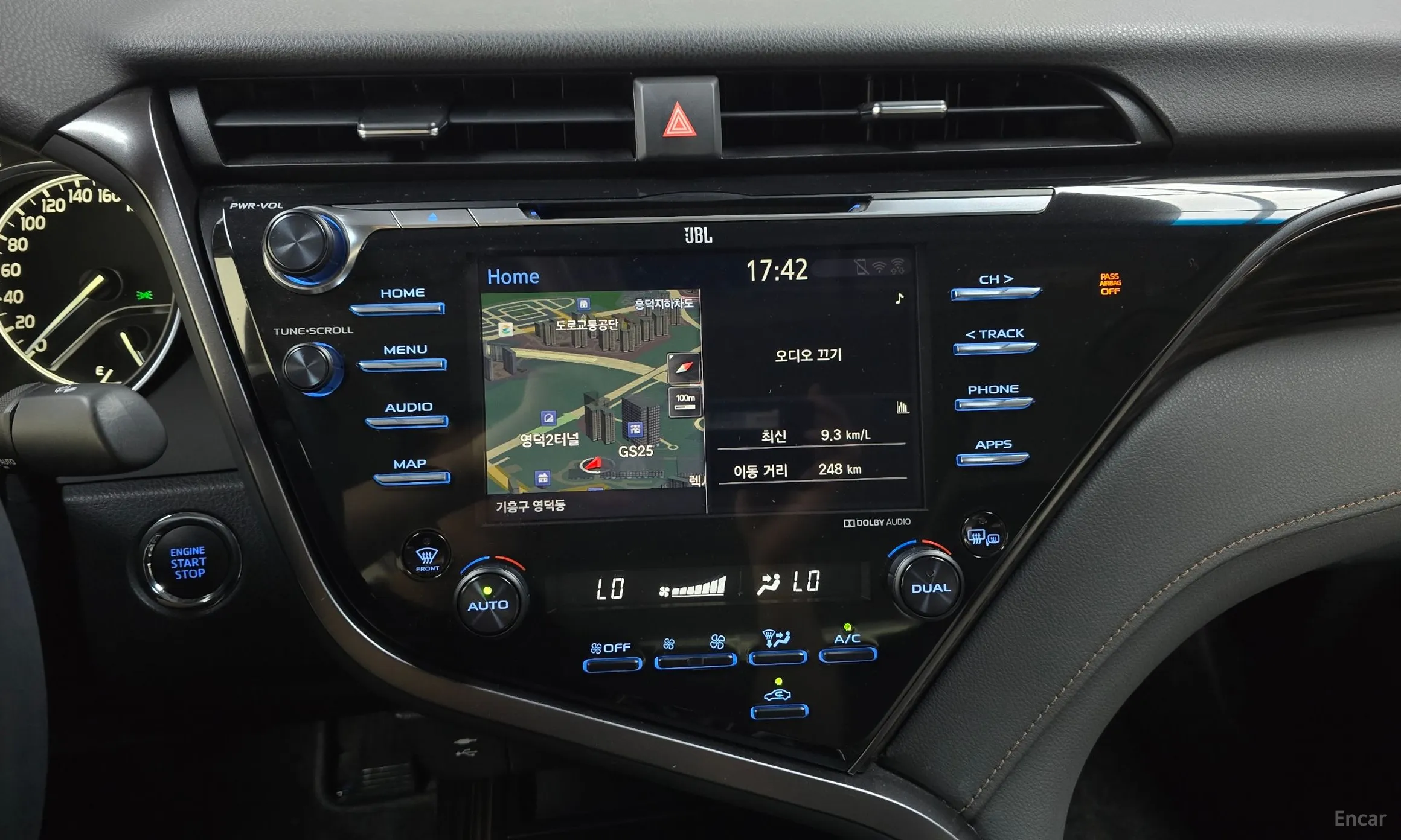 Toyota Camry (XV70) превью 13