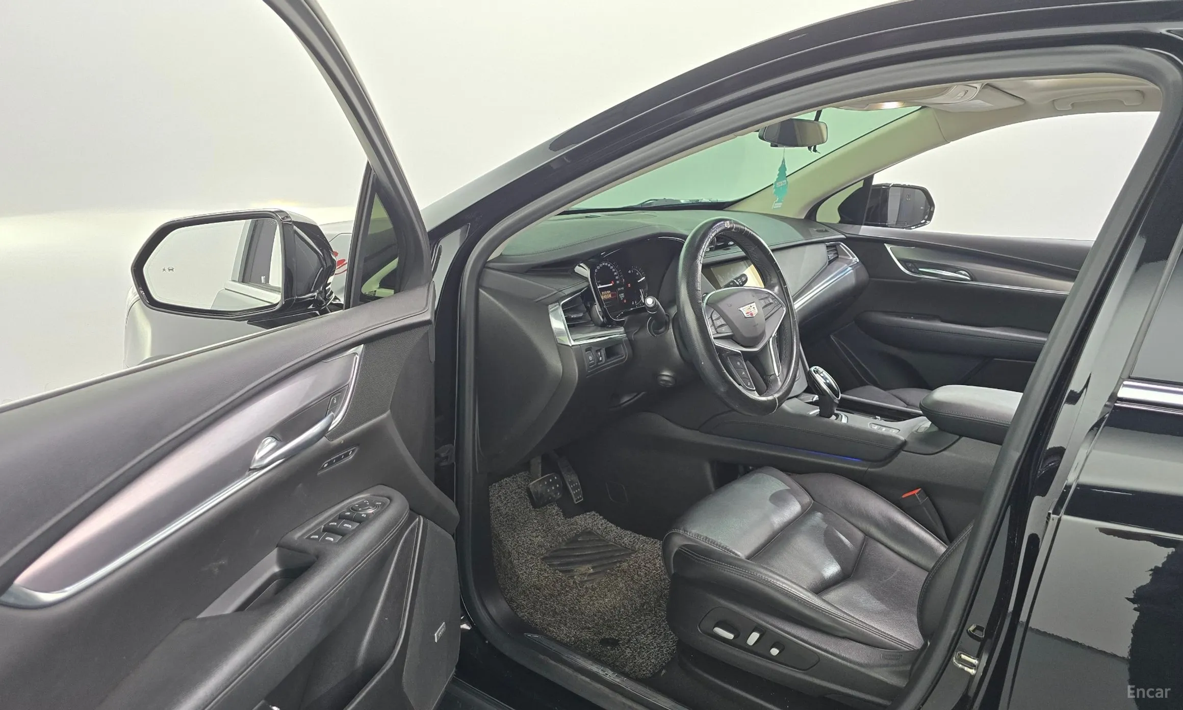 Cadillac XT5 превью 10