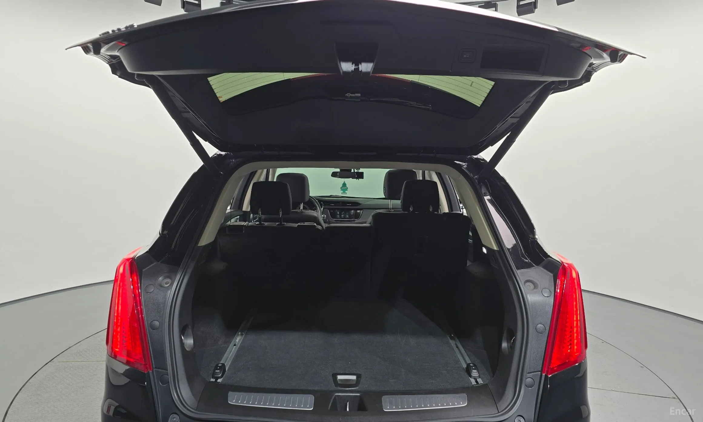Cadillac XT5 превью 18