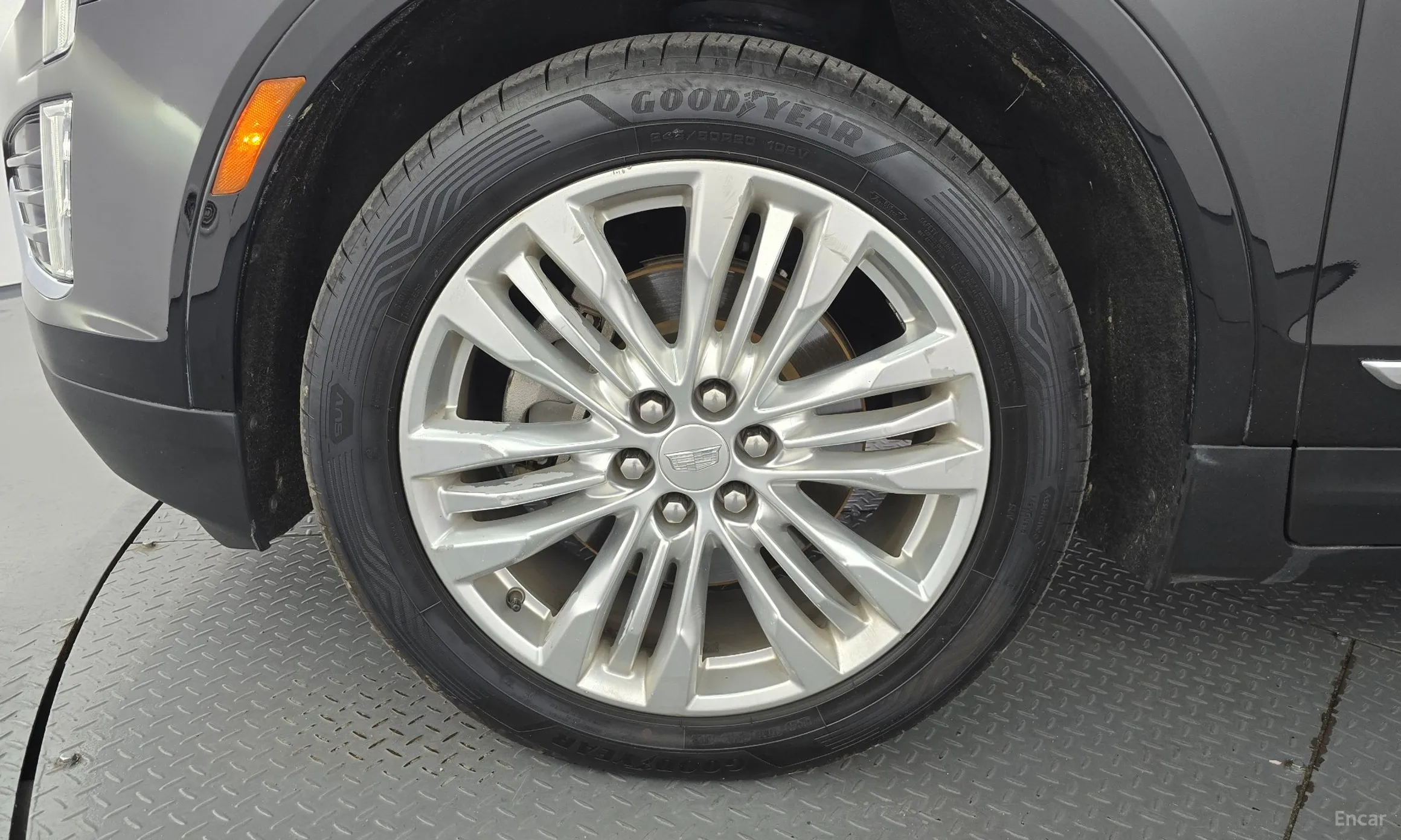 Cadillac XT5 превью 5