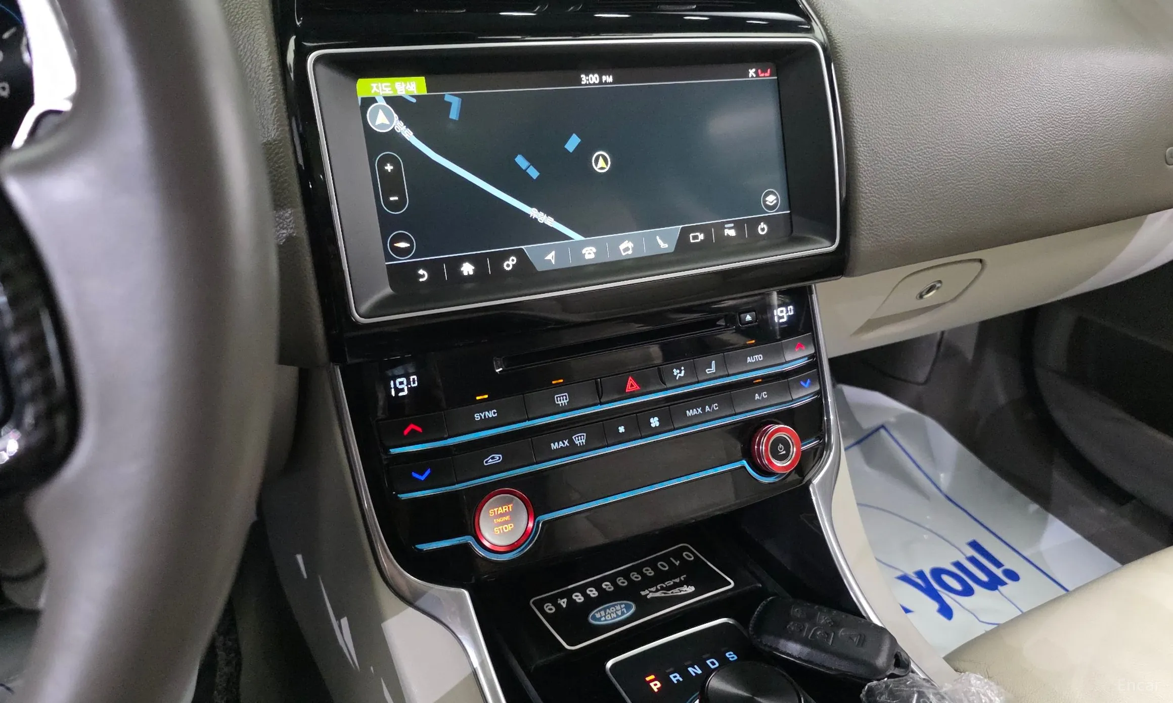 Jaguar XE превью 16