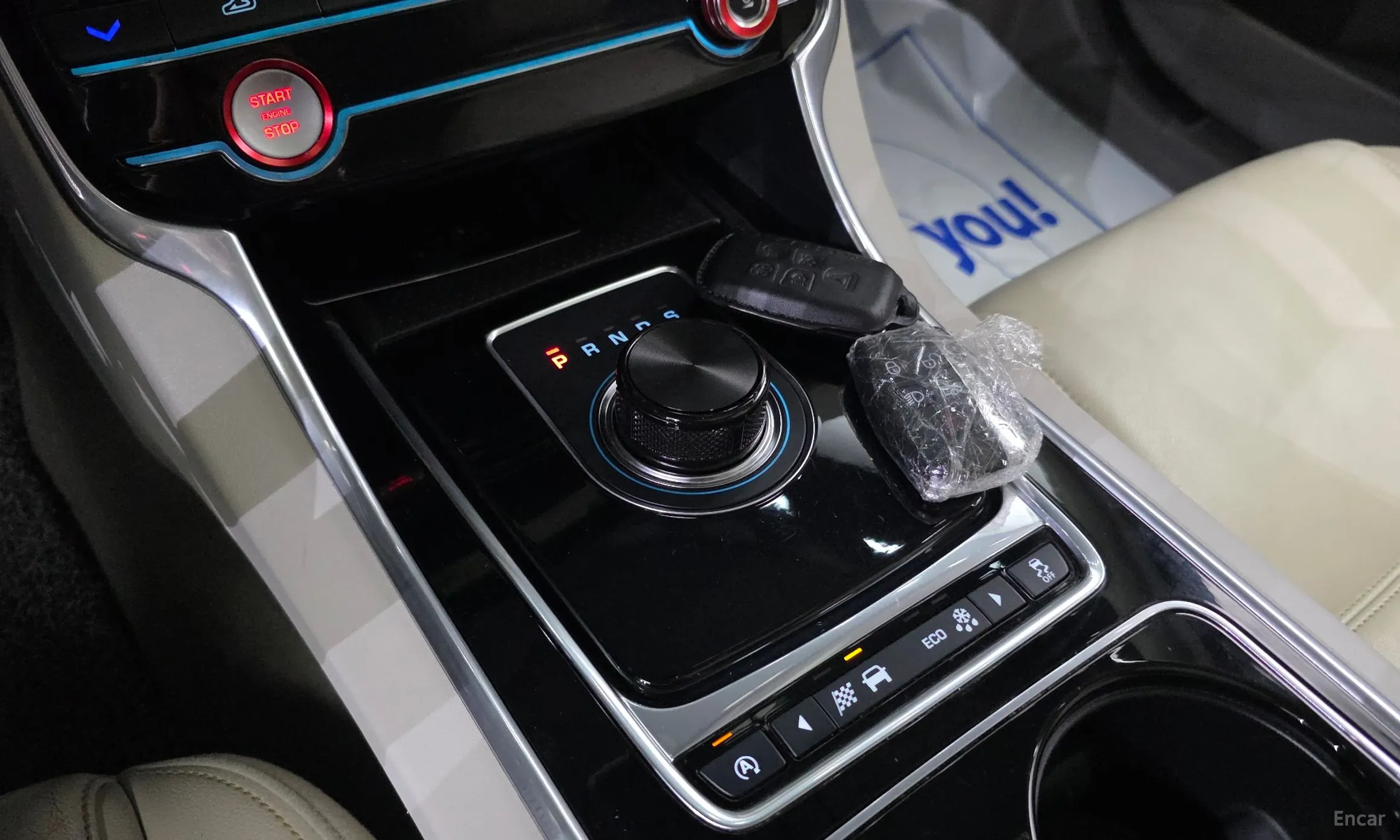 Jaguar XE превью 9