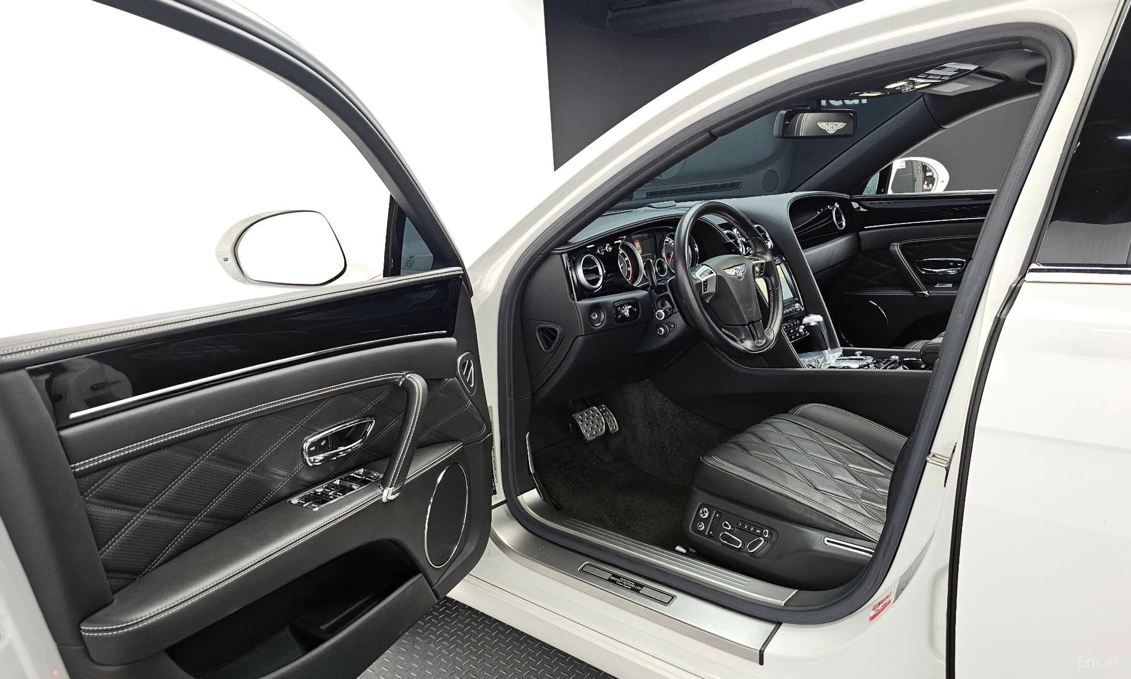 Bentley Flying Spur 2nd Generation превью 10