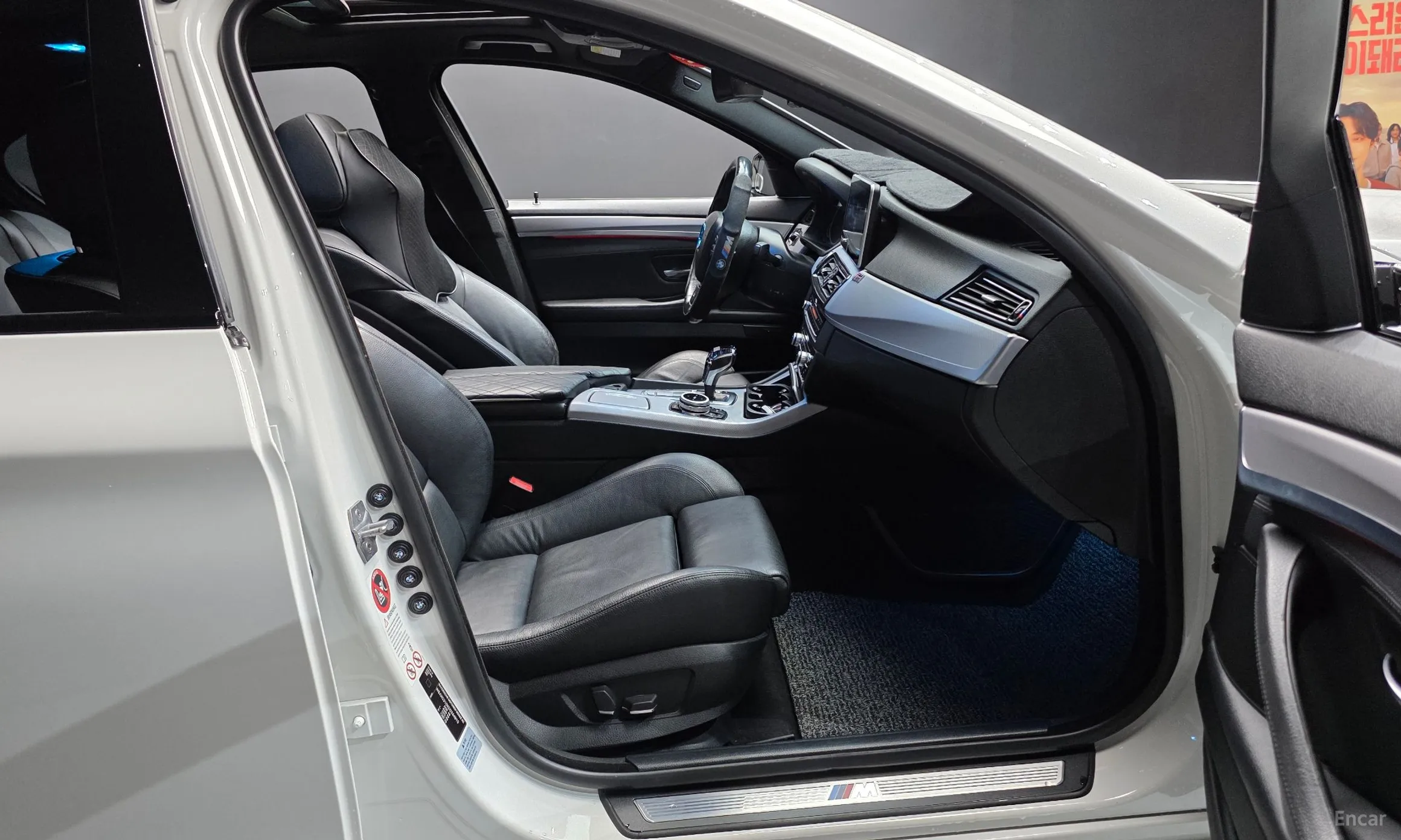 BMW 5 Series (F10) превью 12