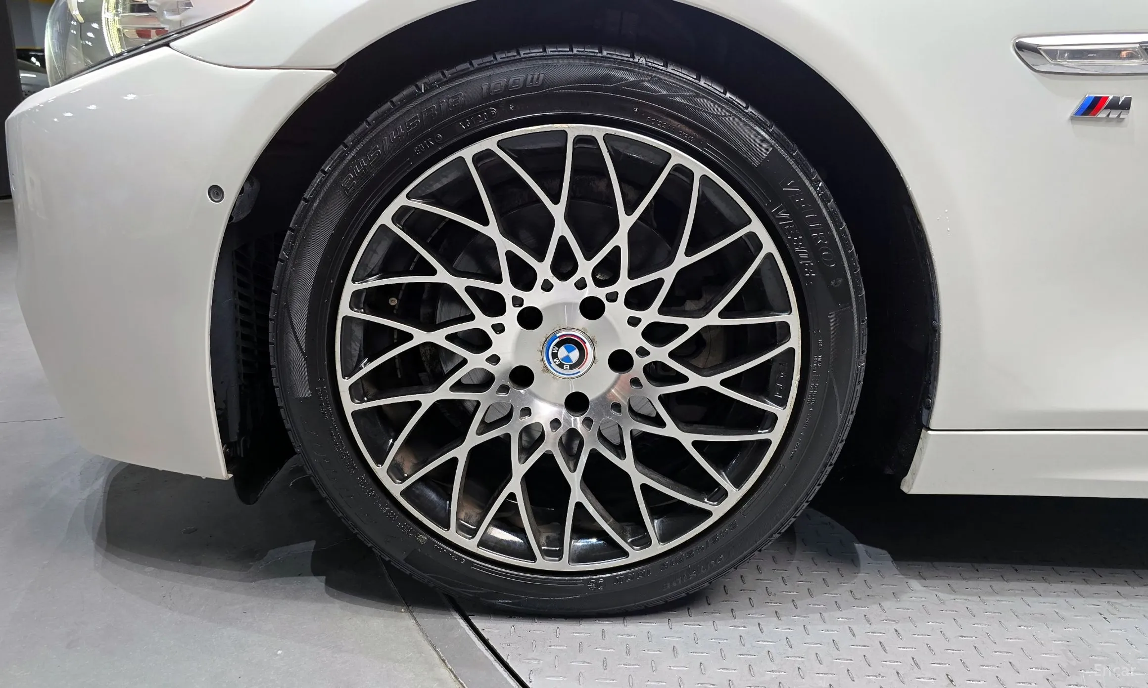 BMW 5 Series (F10) превью 5