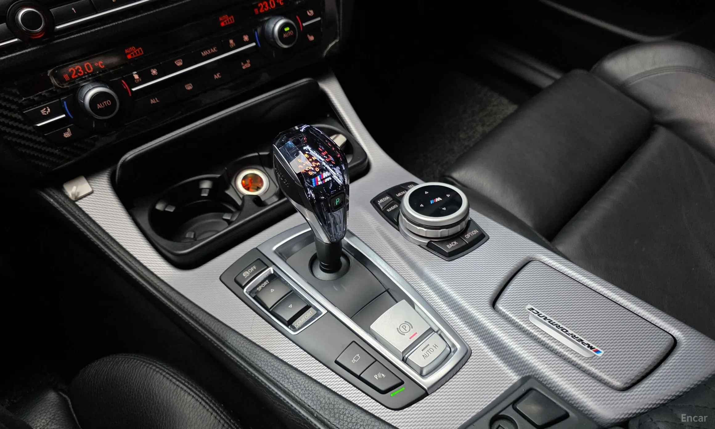 BMW 5 Series (F10) превью 9