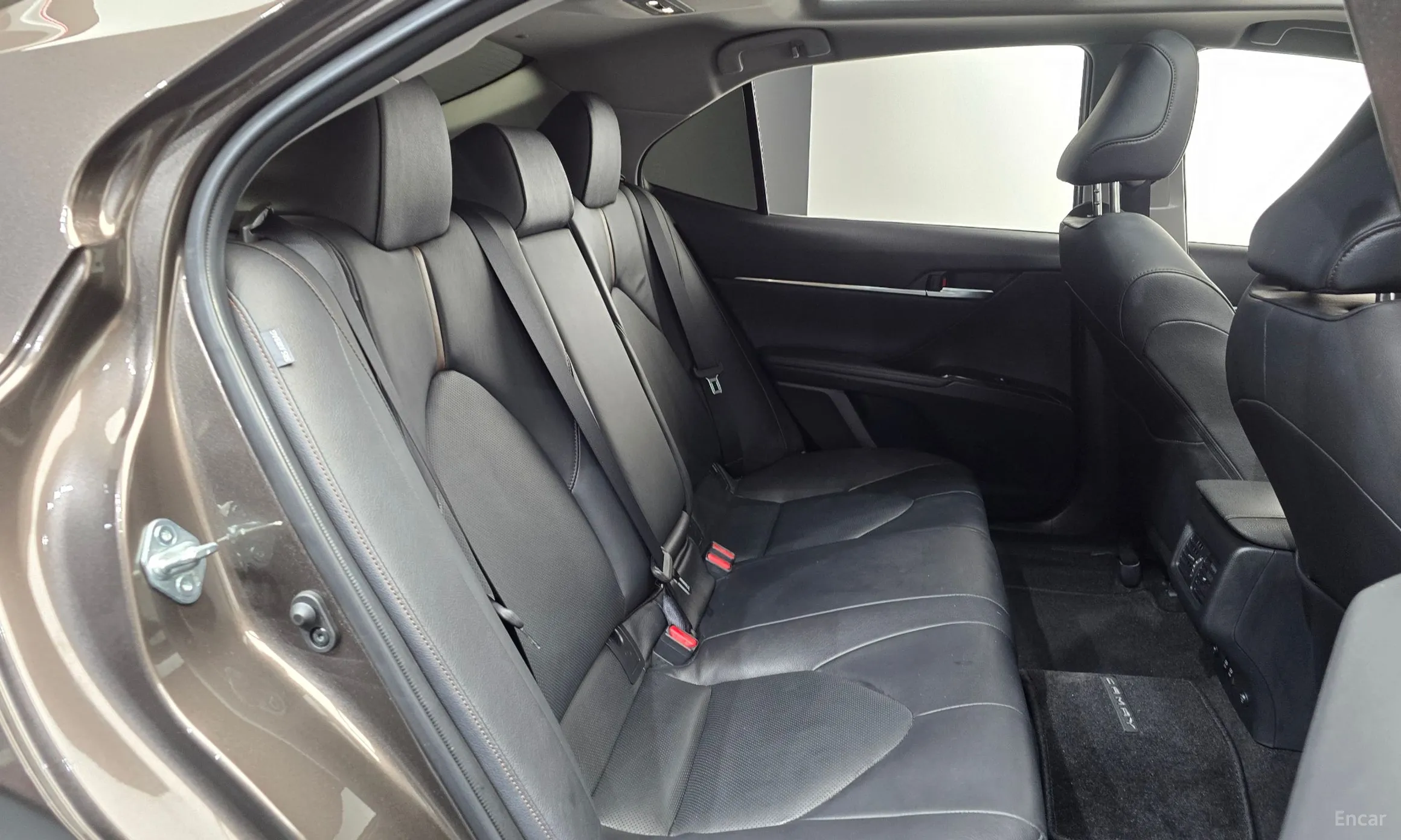 Toyota Camry (XV70) превью 11