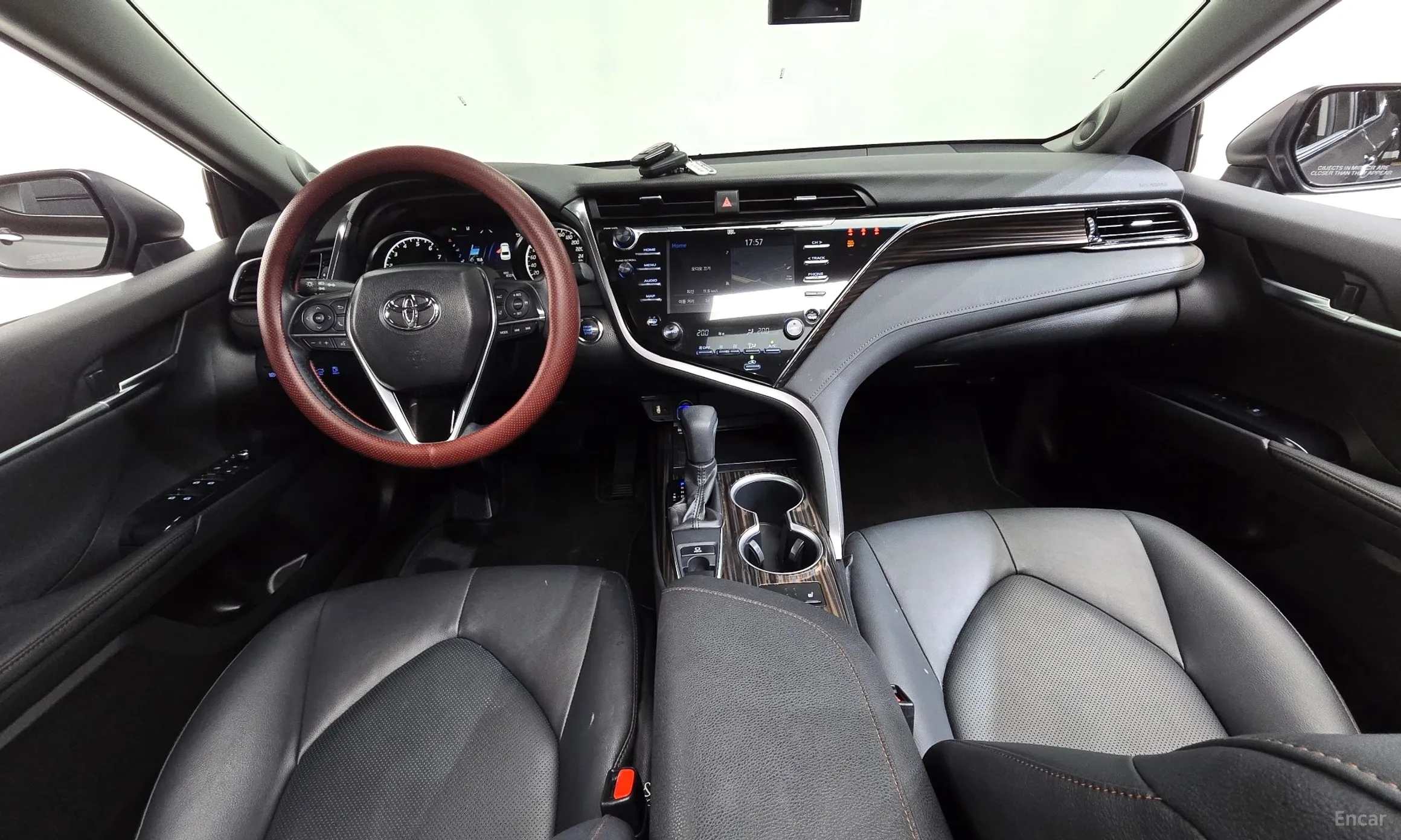 Toyota Camry (XV70) превью 7