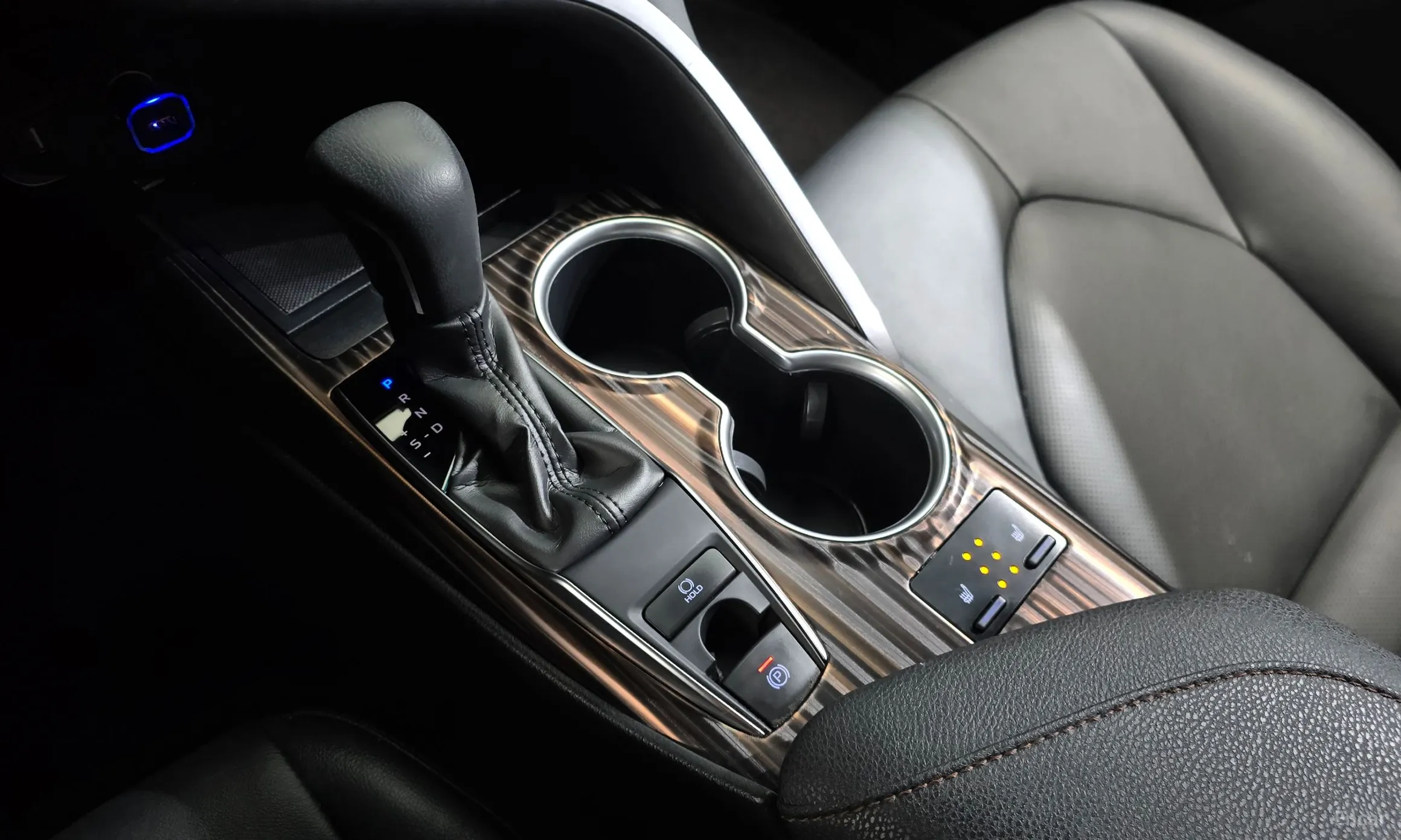 Toyota Camry (XV70) превью 9