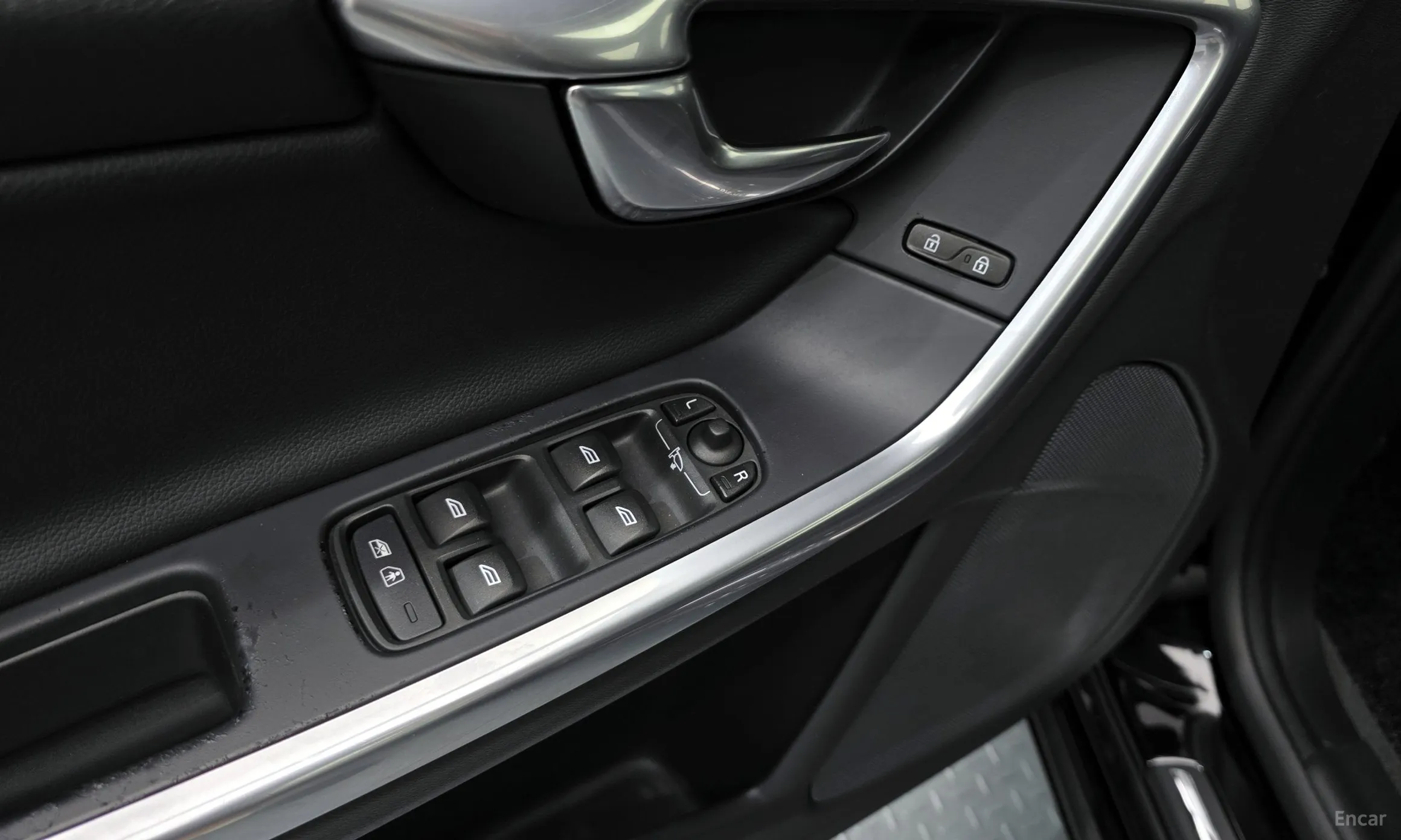 Volvo S60 превью 15