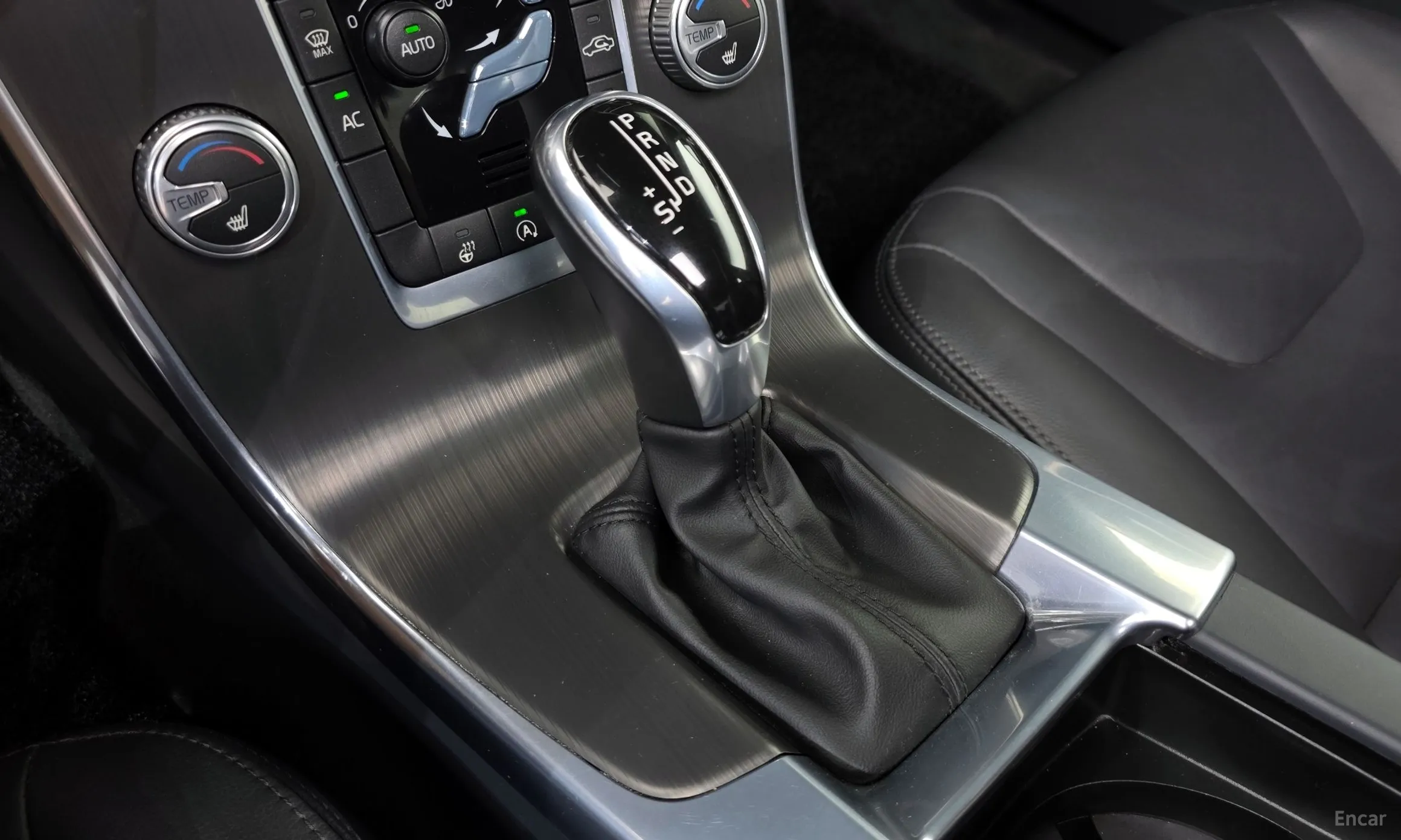 Volvo S60 превью 9