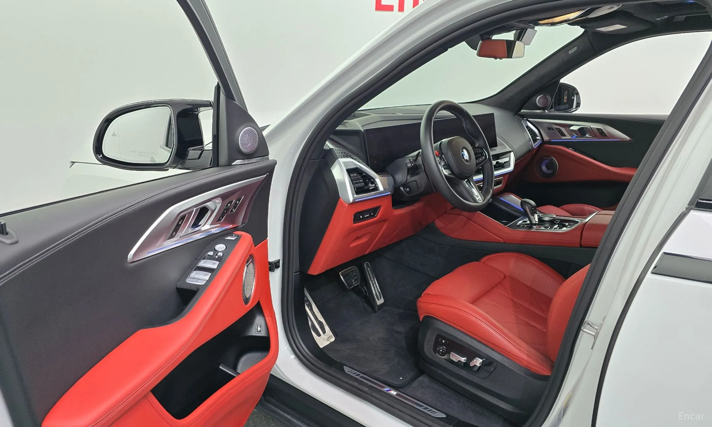 BMW XM (G09) превью 10