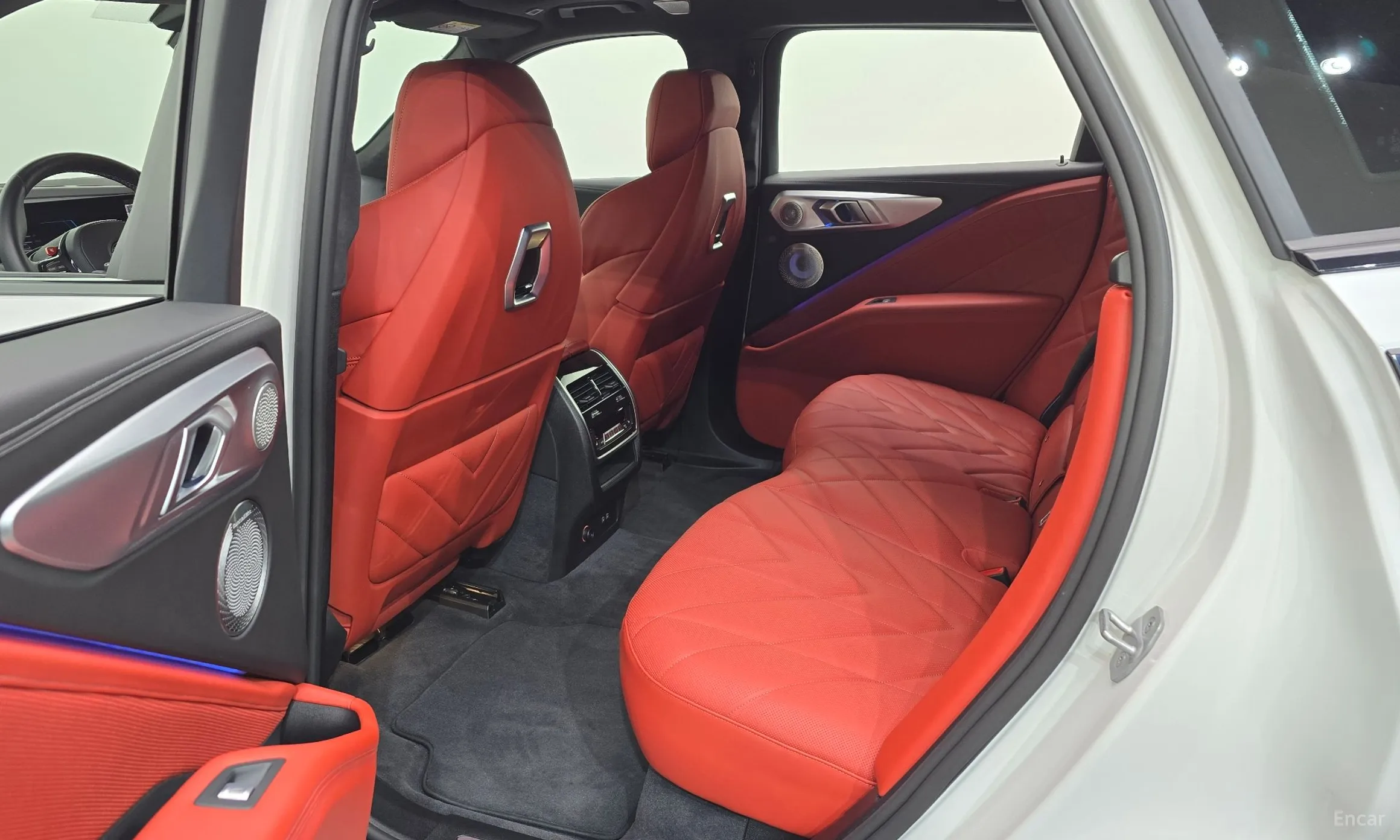 BMW XM (G09) превью 11