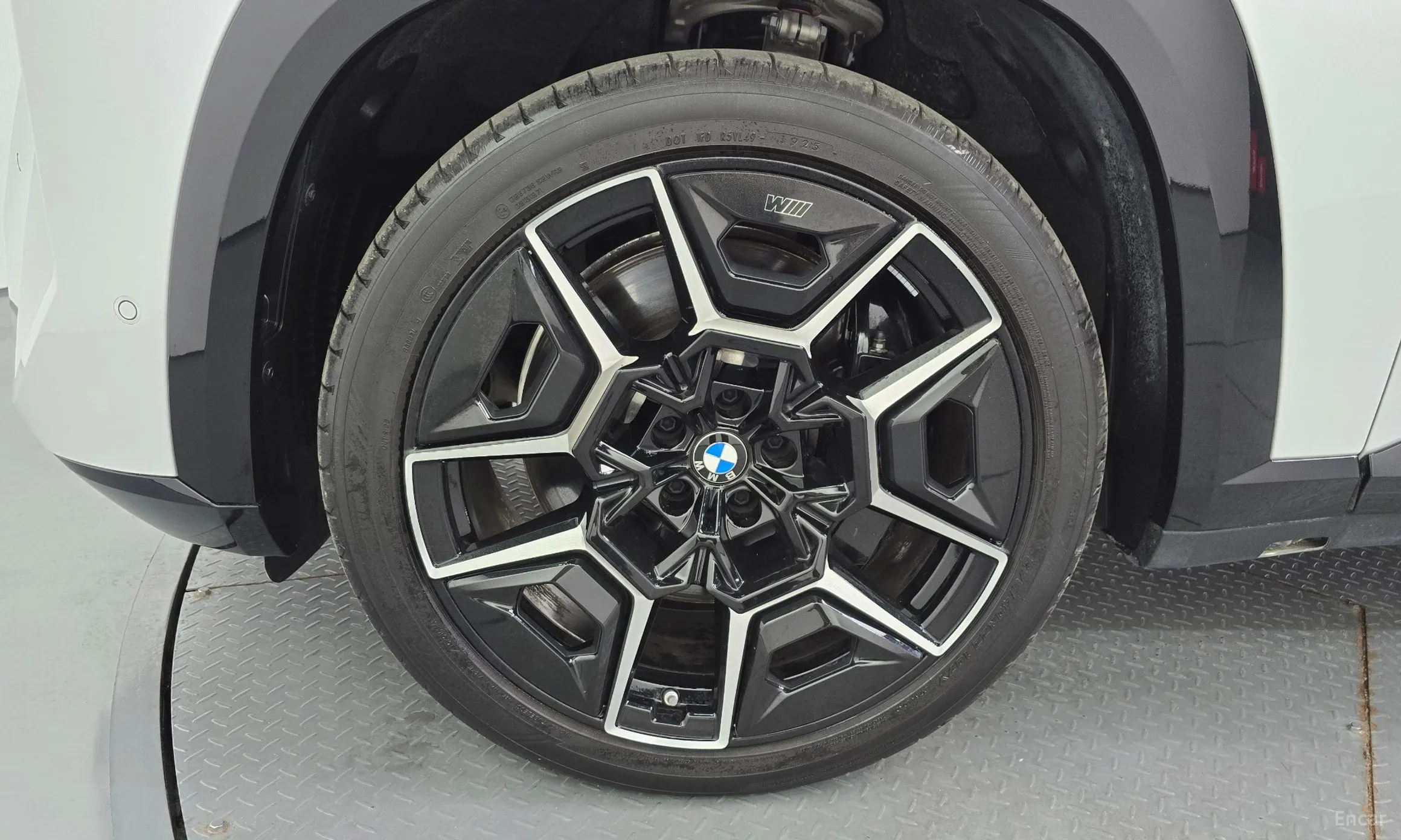 BMW XM (G09) превью 5
