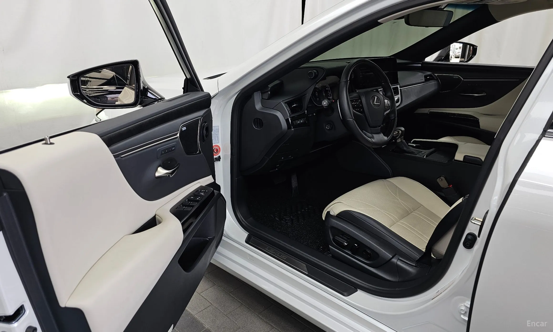 Lexus ES300h 7th Generation превью 10