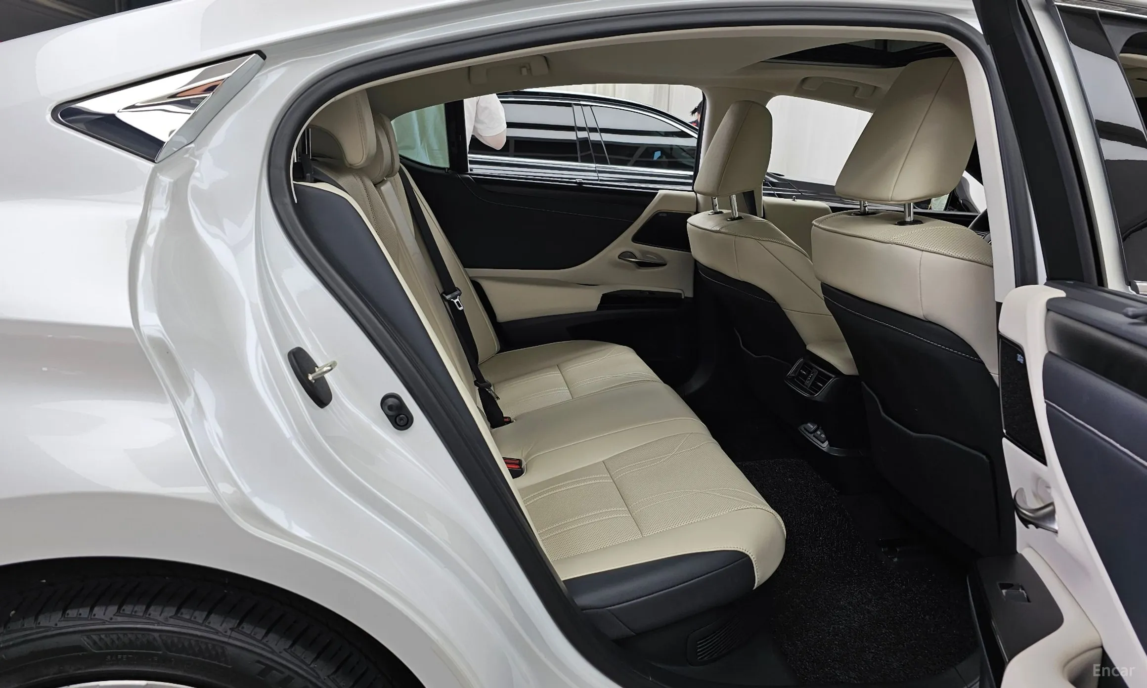 Lexus ES300h 7th Generation превью 12