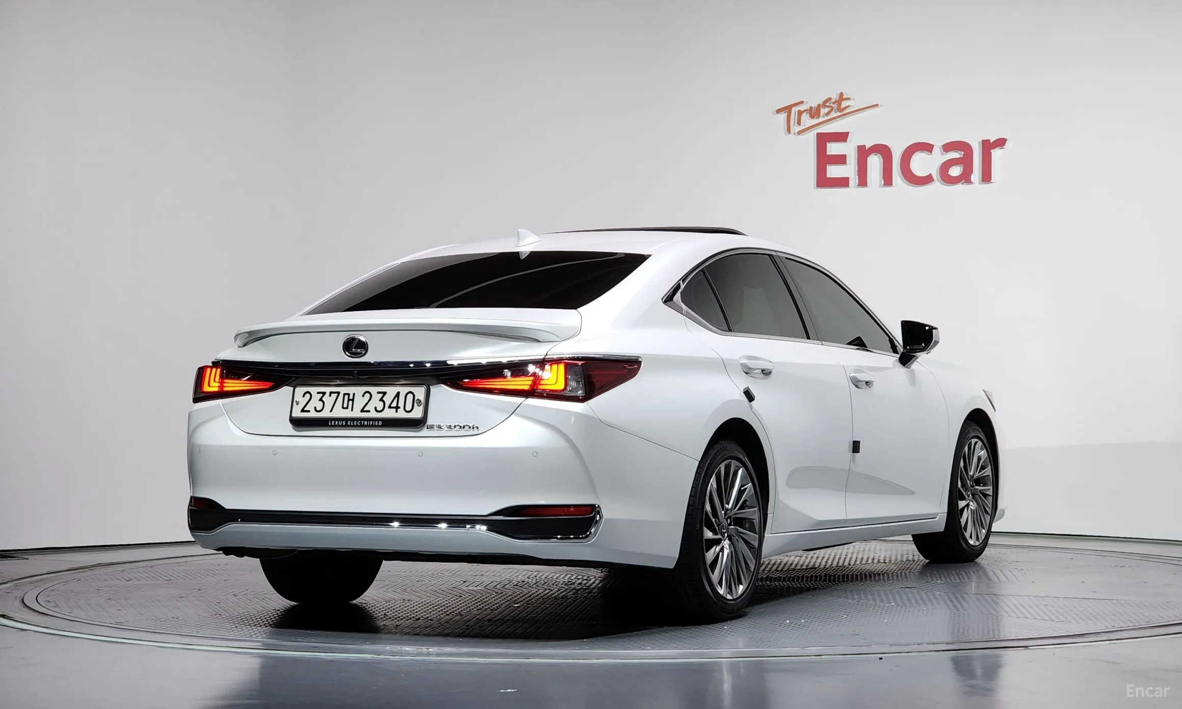 Lexus ES300h 7th Generation