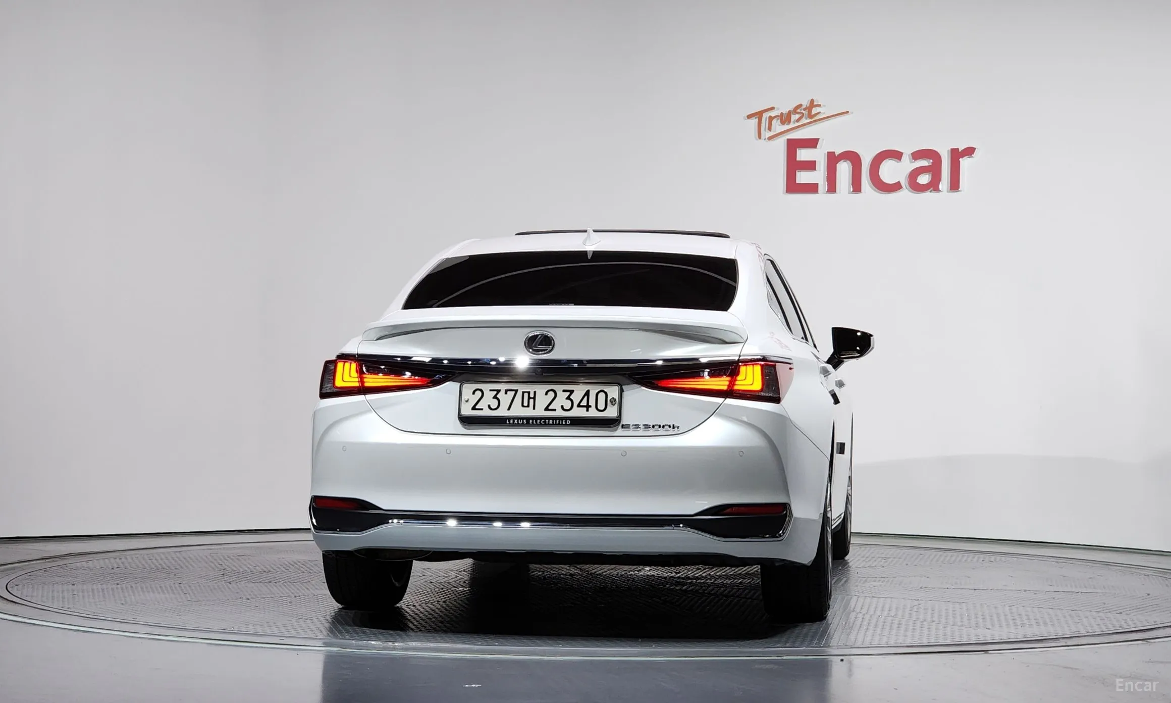 Lexus ES300h 7th Generation превью 4
