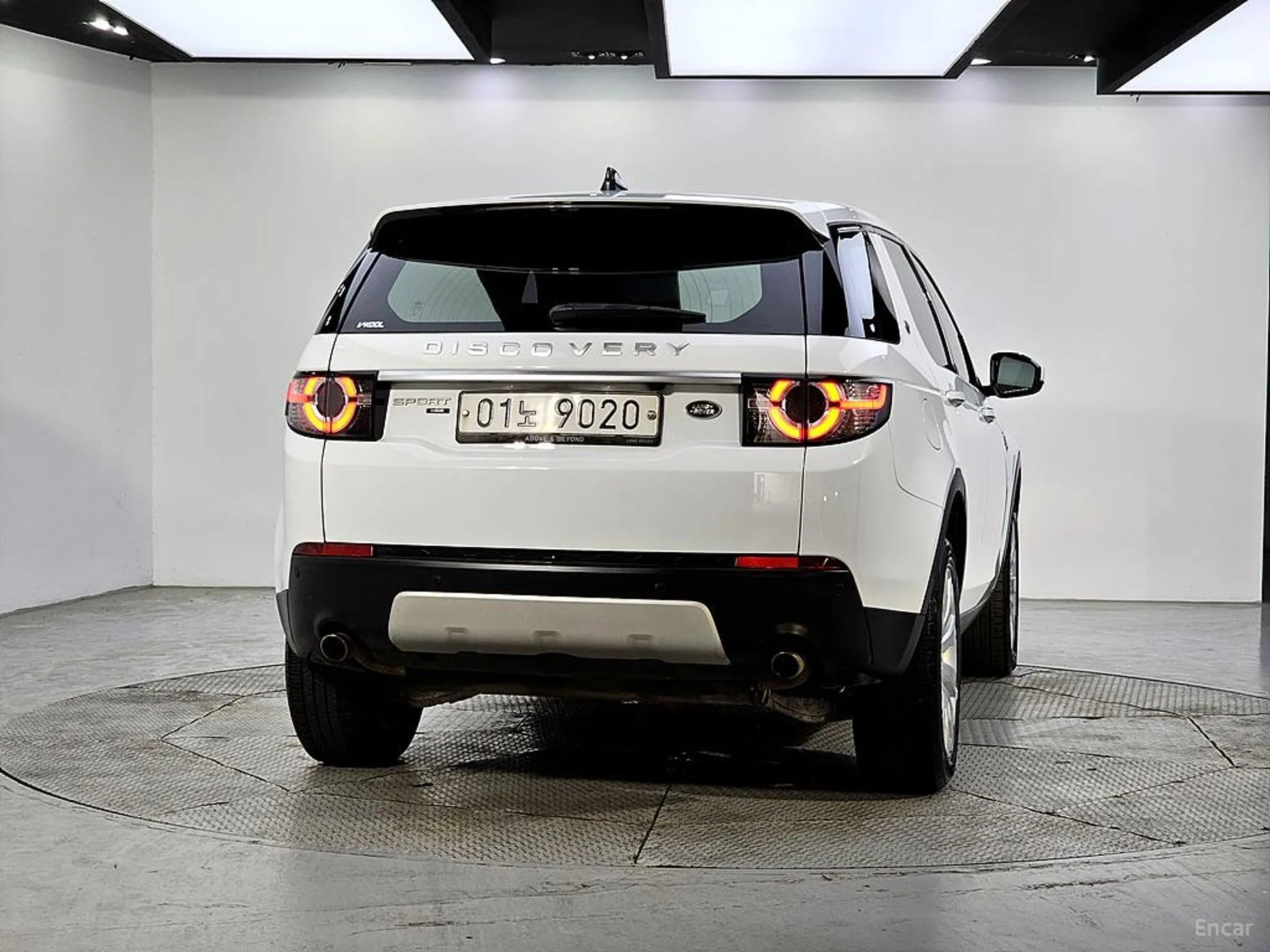 Land Rover Discovery Sports превью 2