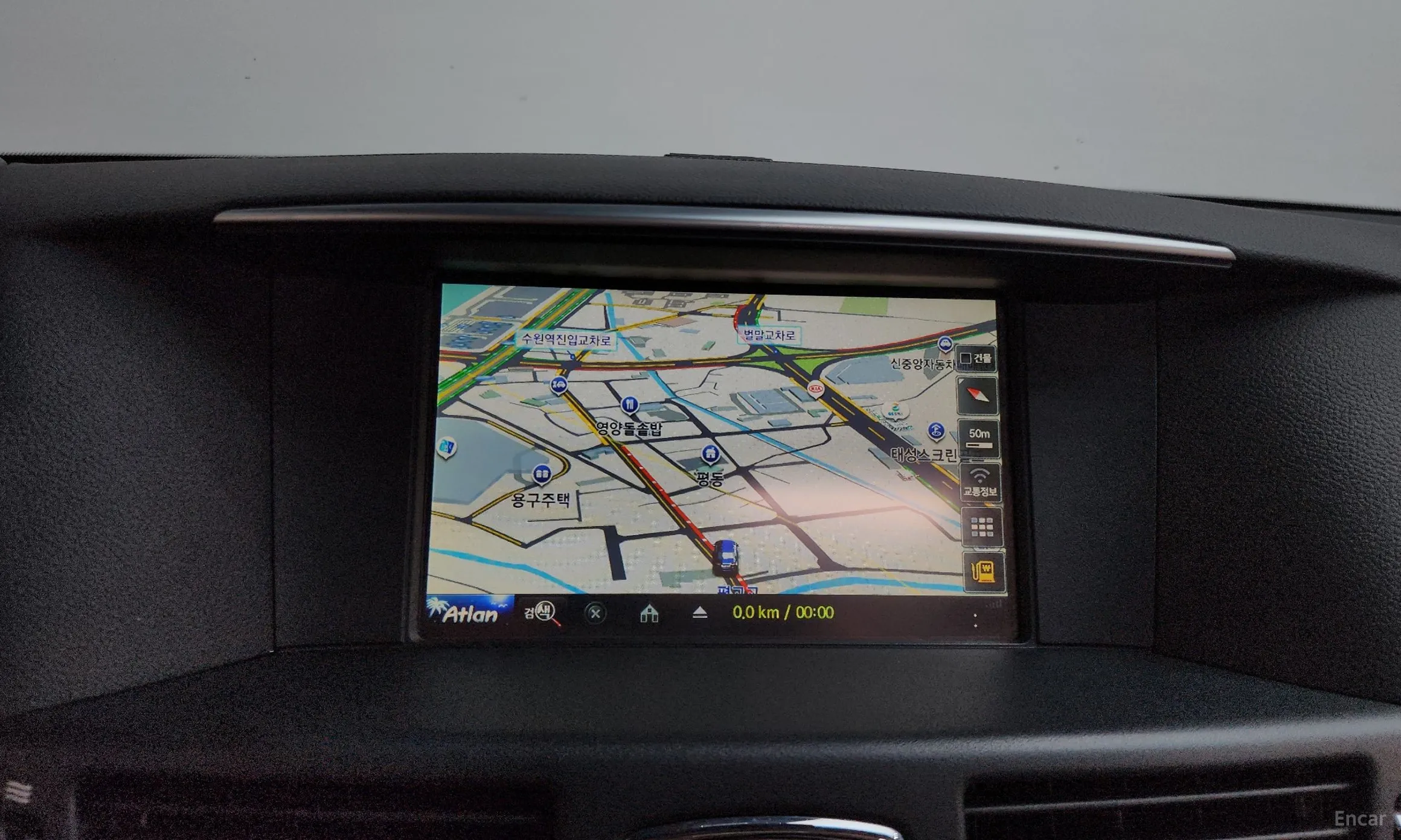 Infiniti Q70 превью 13