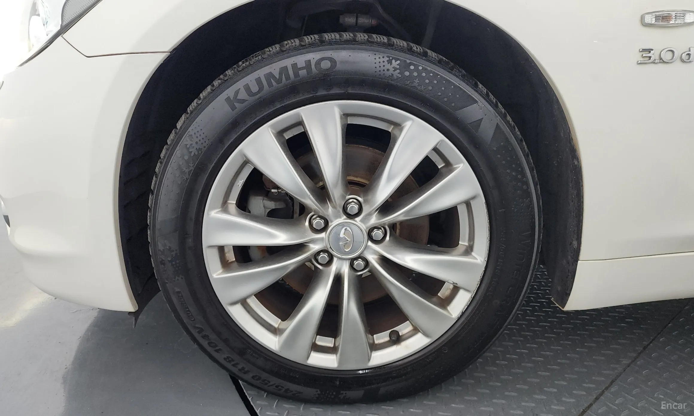 Infiniti Q70 превью 5