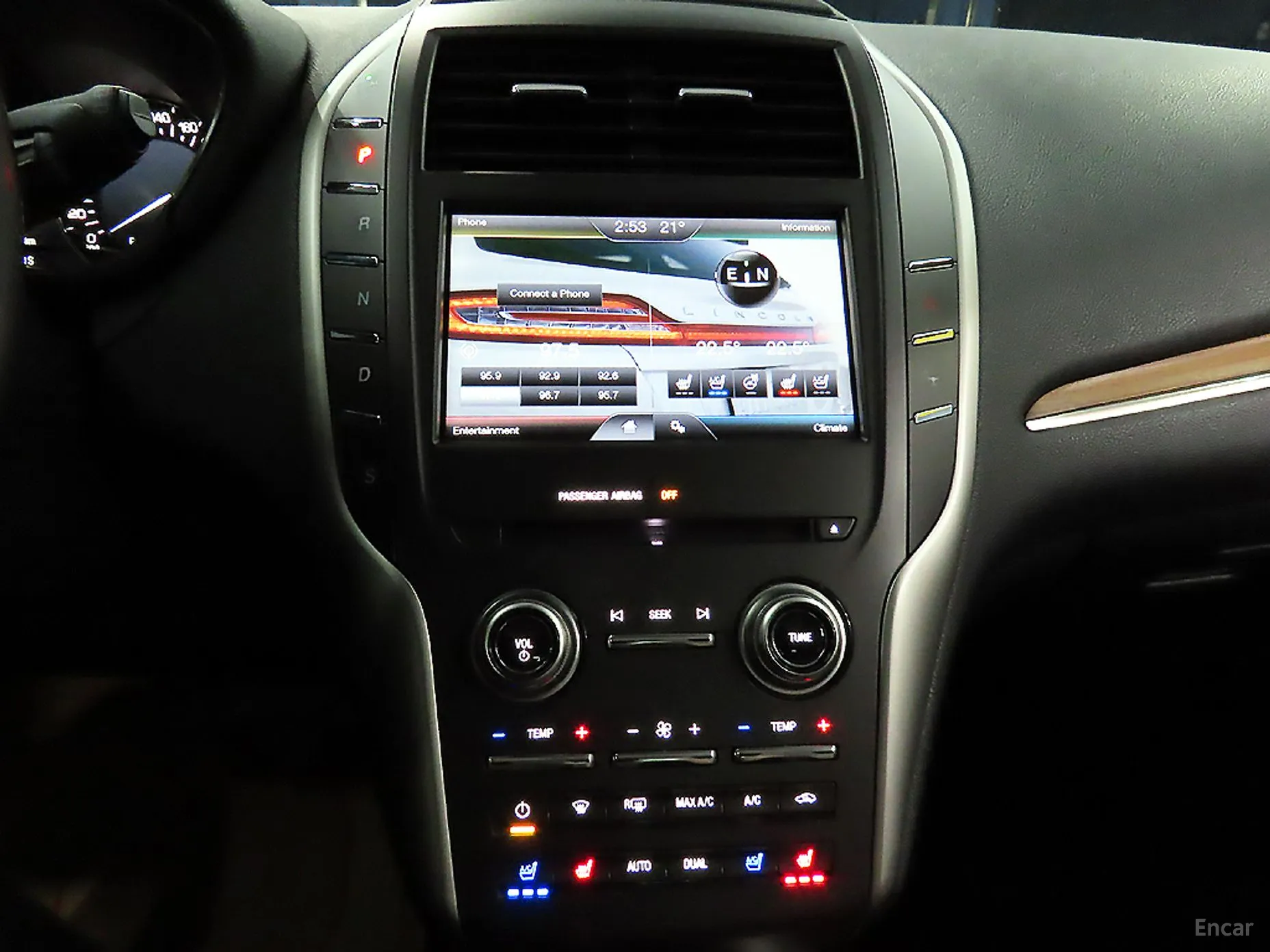 Lincoln MKC превью 12