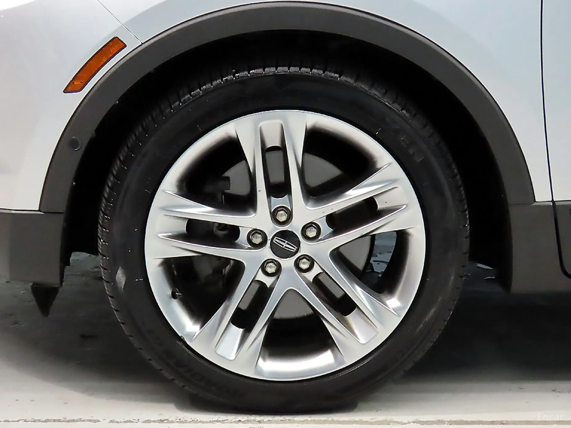 Lincoln MKC превью 20