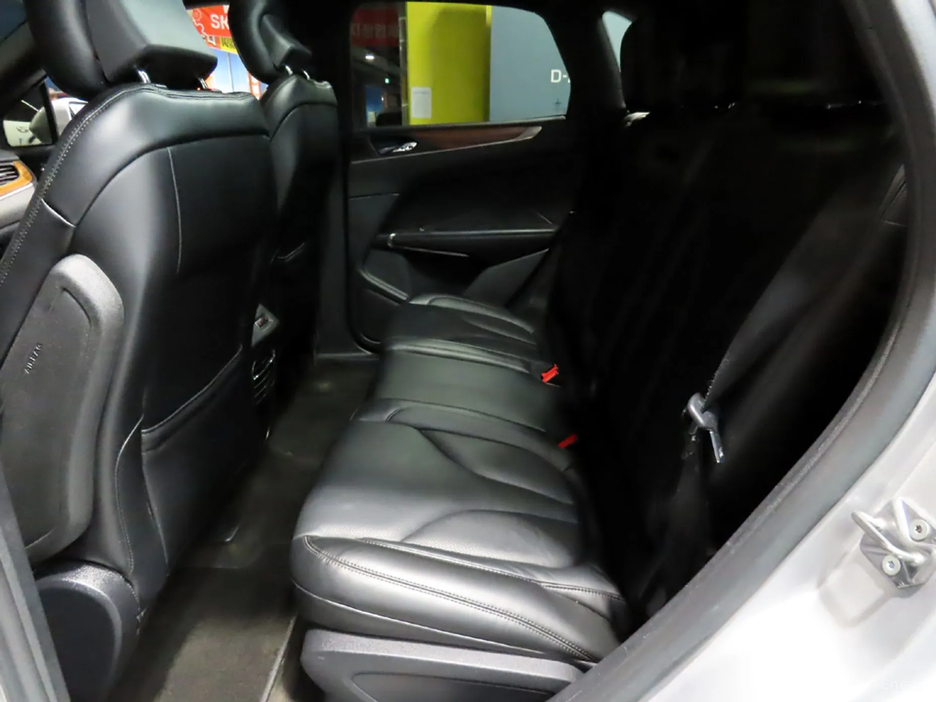 Lincoln MKC превью 7