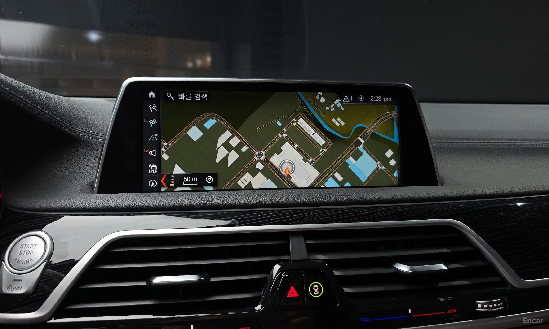 BMW 7 Series (G11) превью 14