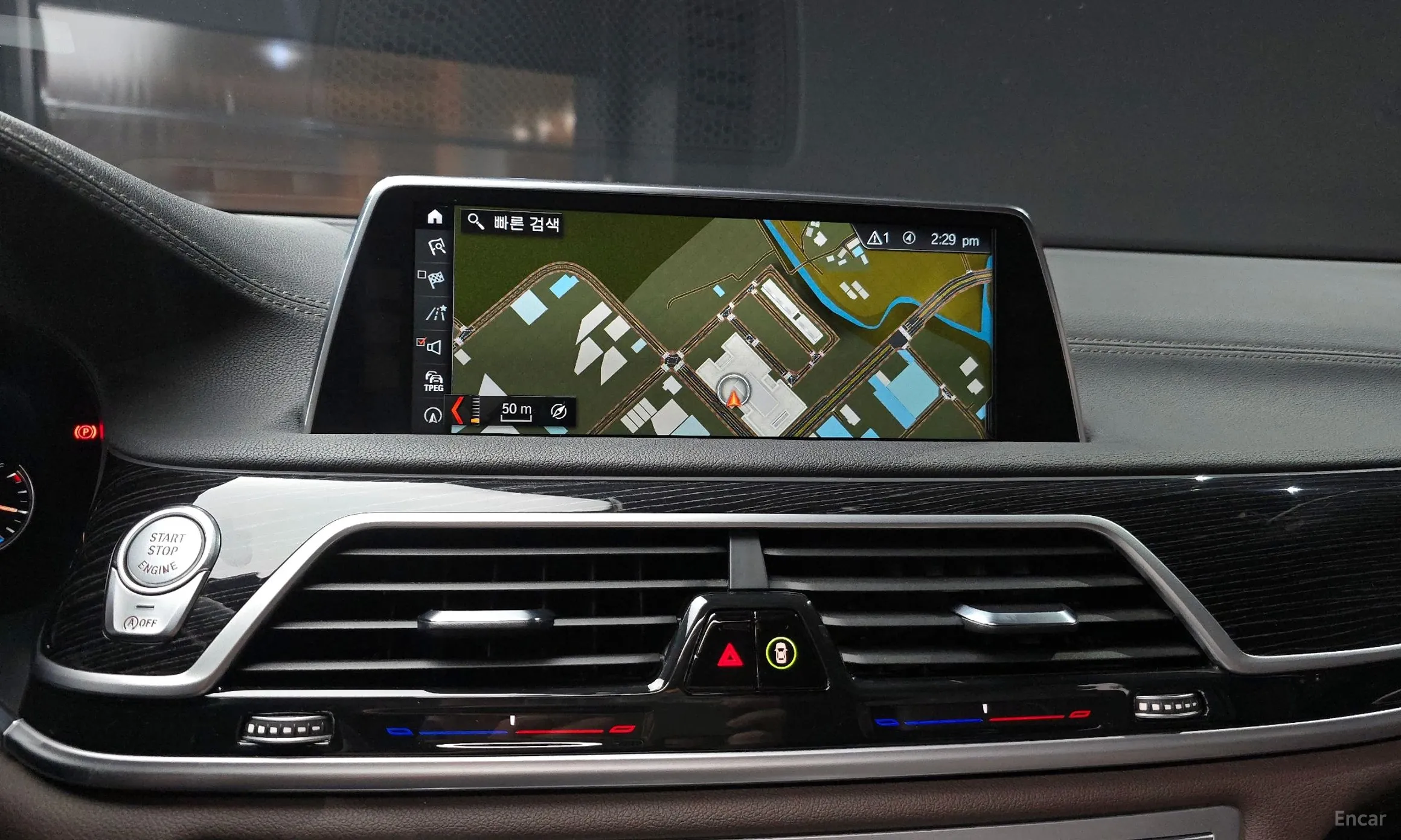 BMW 7 Series (G11) превью 15