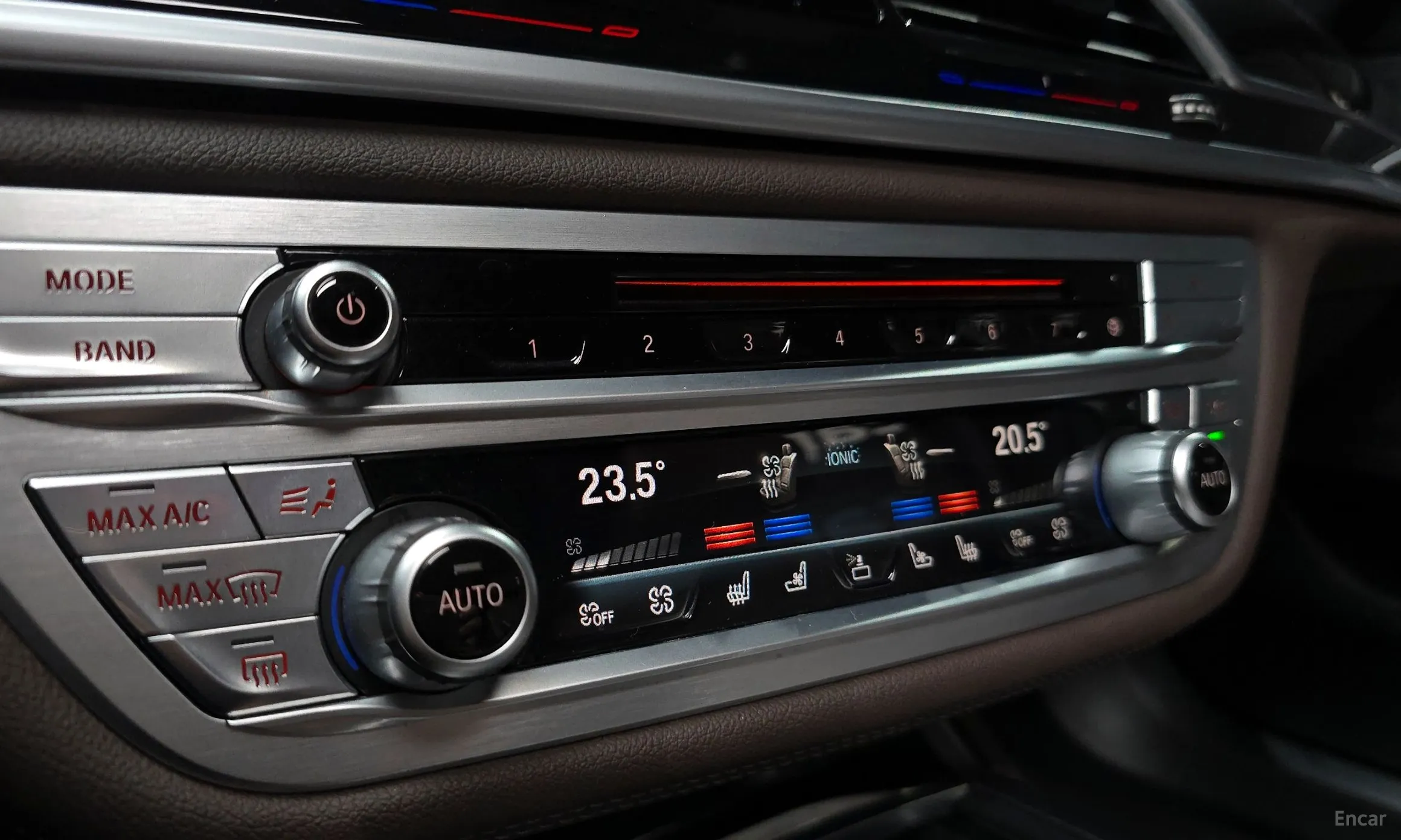 BMW 7 Series (G11) превью 18