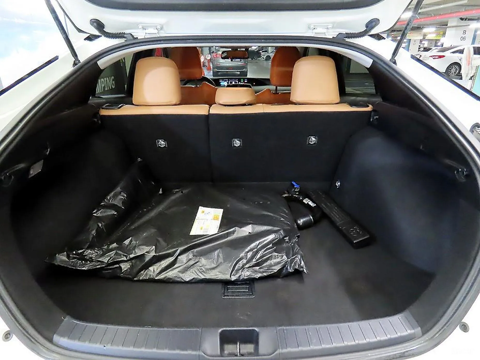 Toyota Prius 4th Generation превью 18