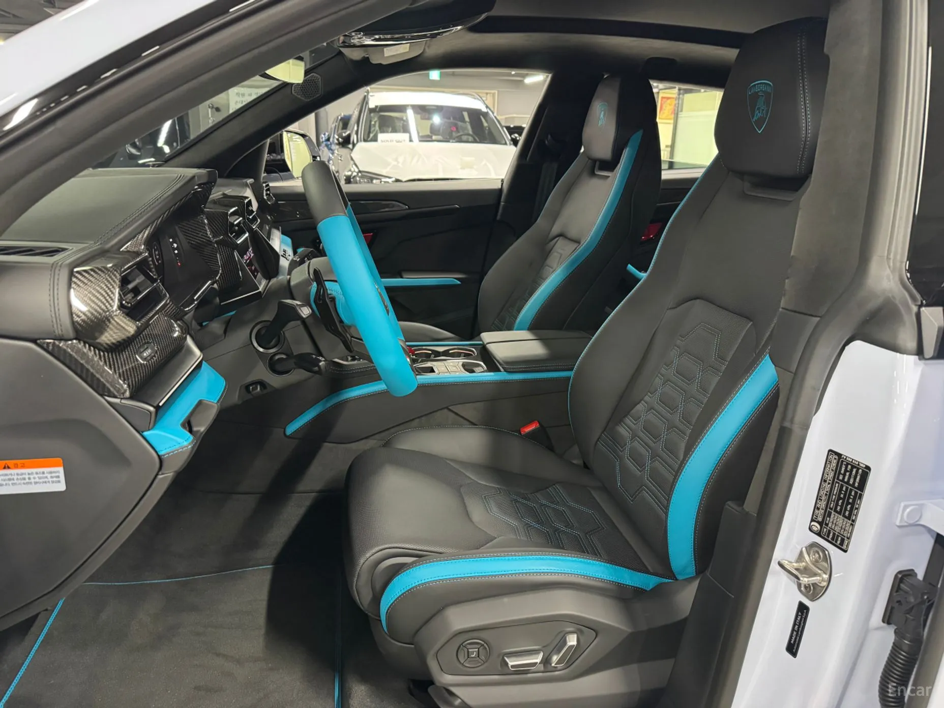 Lamborghini Urus превью 10