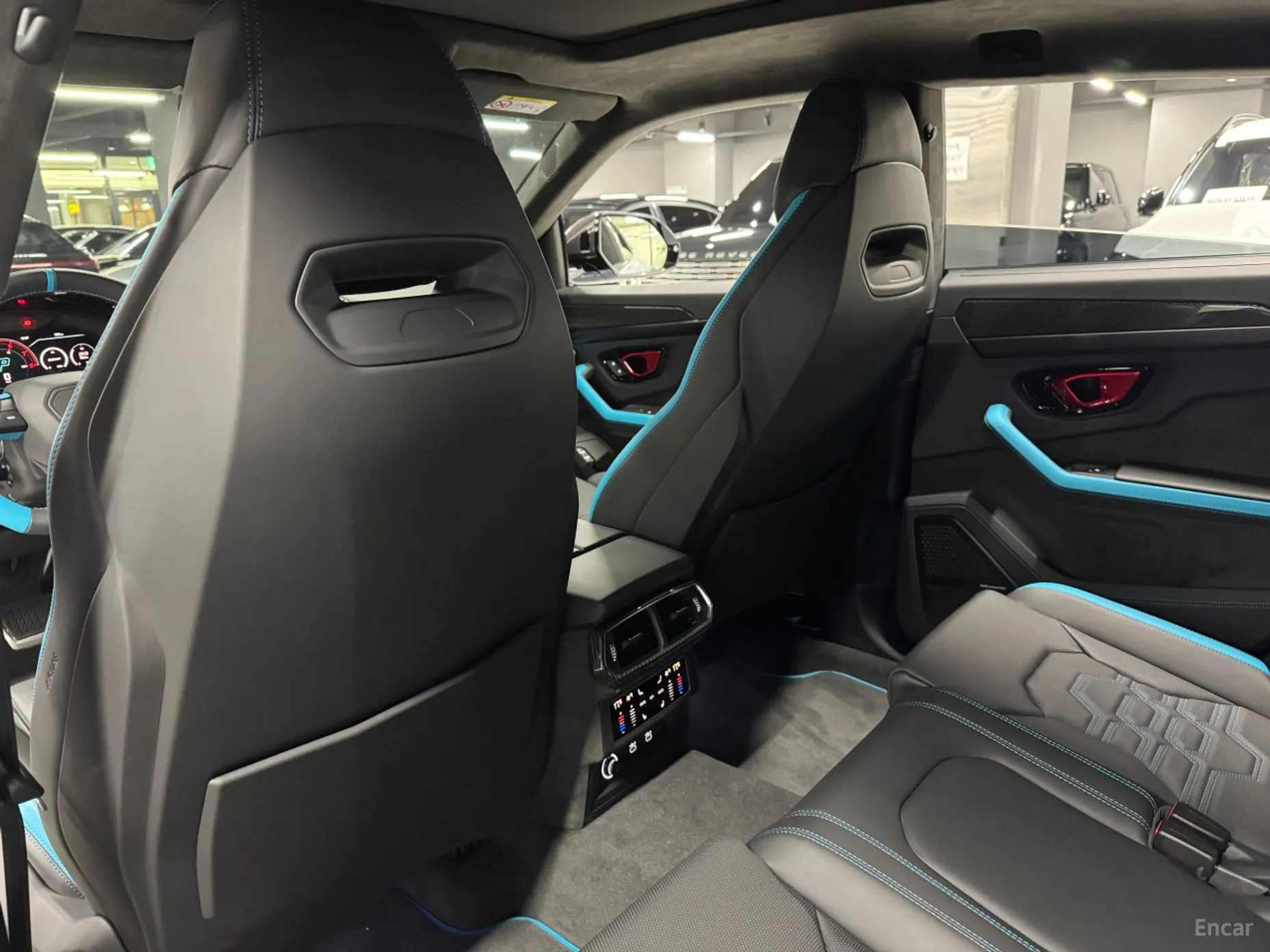 Lamborghini Urus превью 13