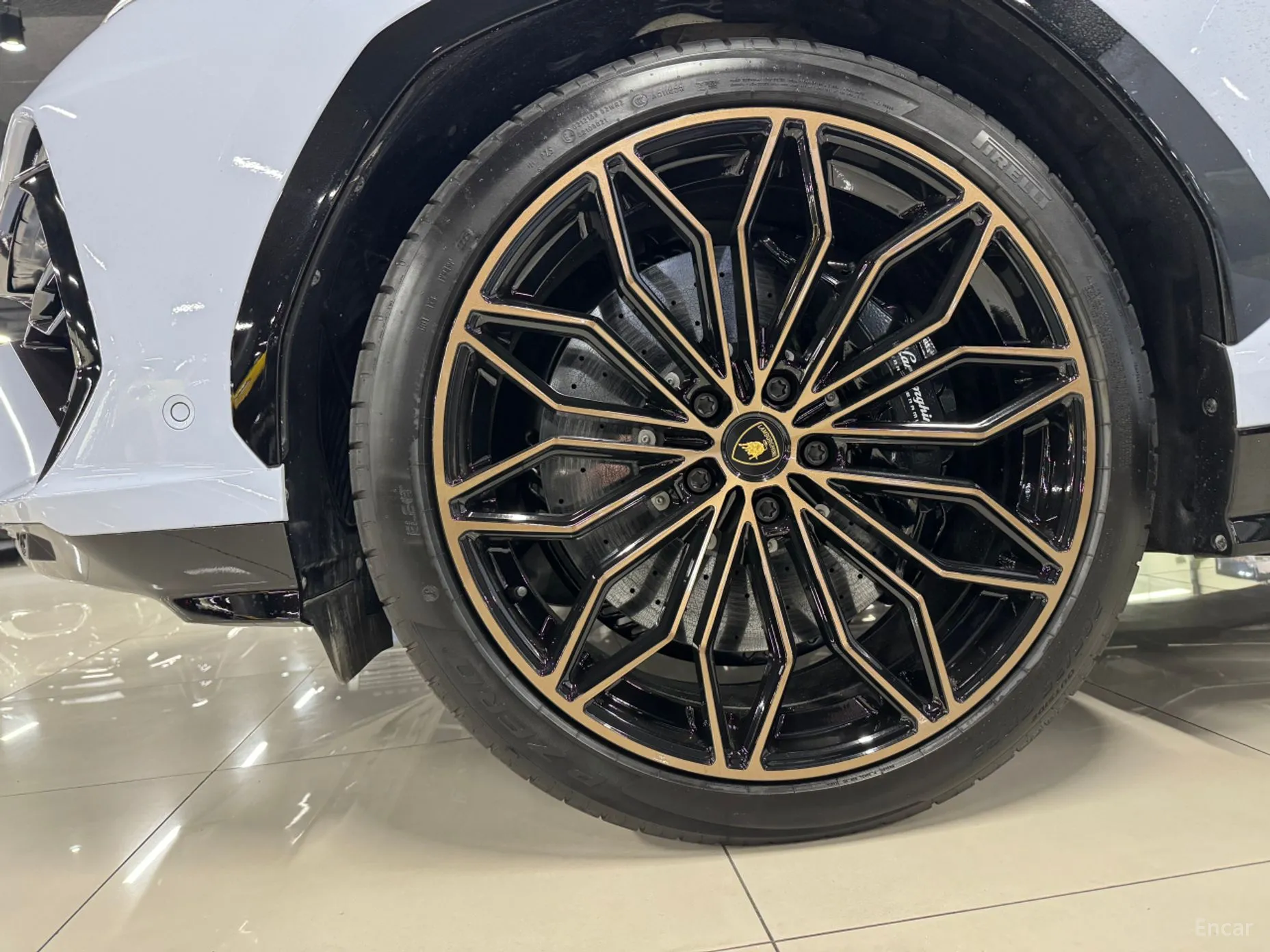 Lamborghini Urus превью 15