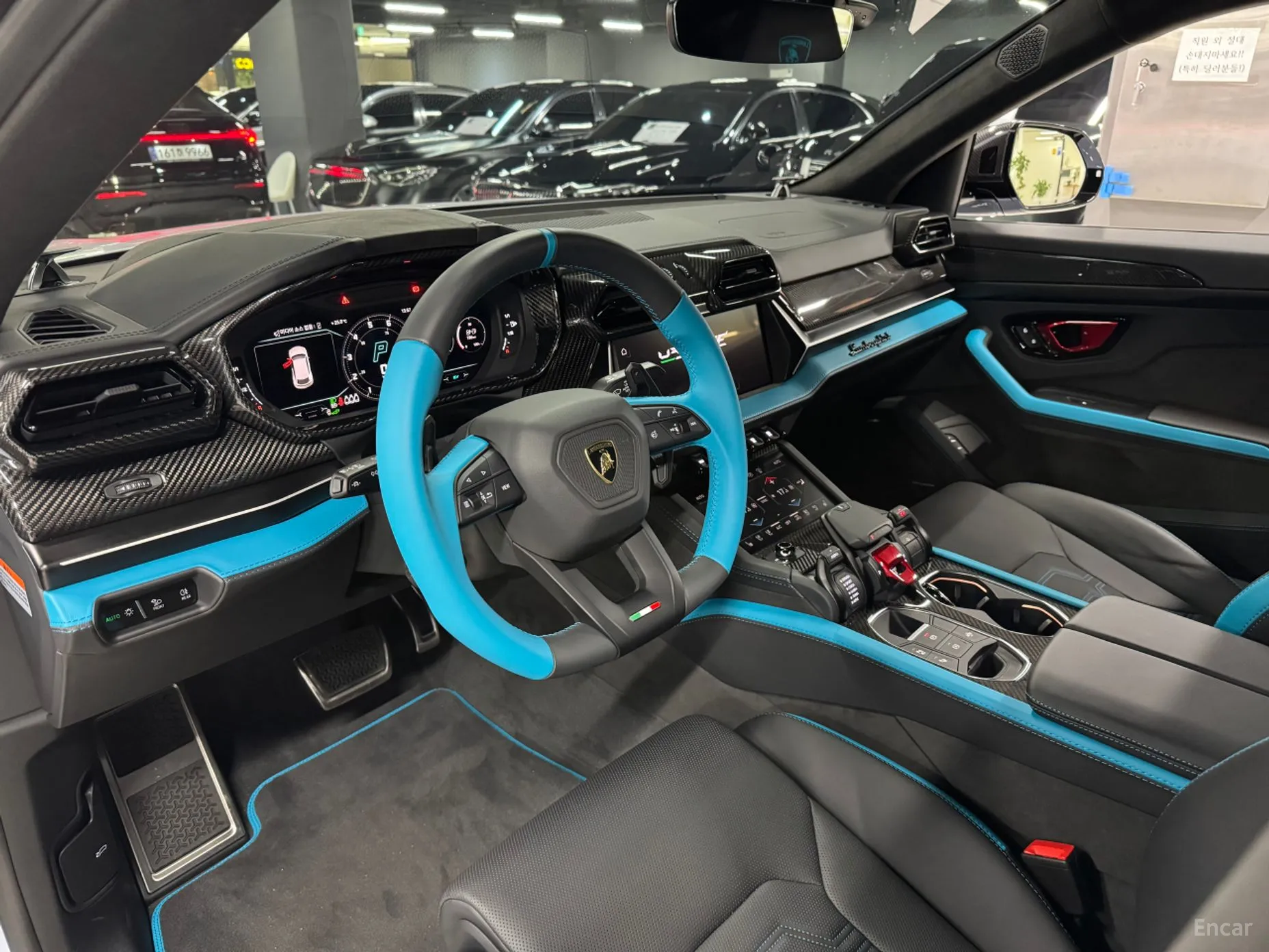 Lamborghini Urus превью 4