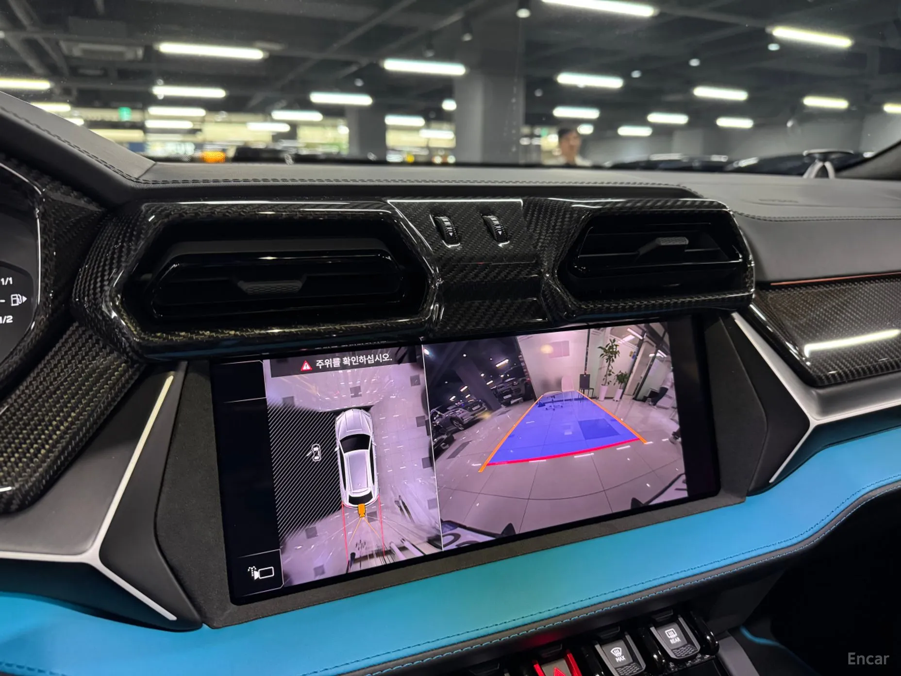 Lamborghini Urus превью 7