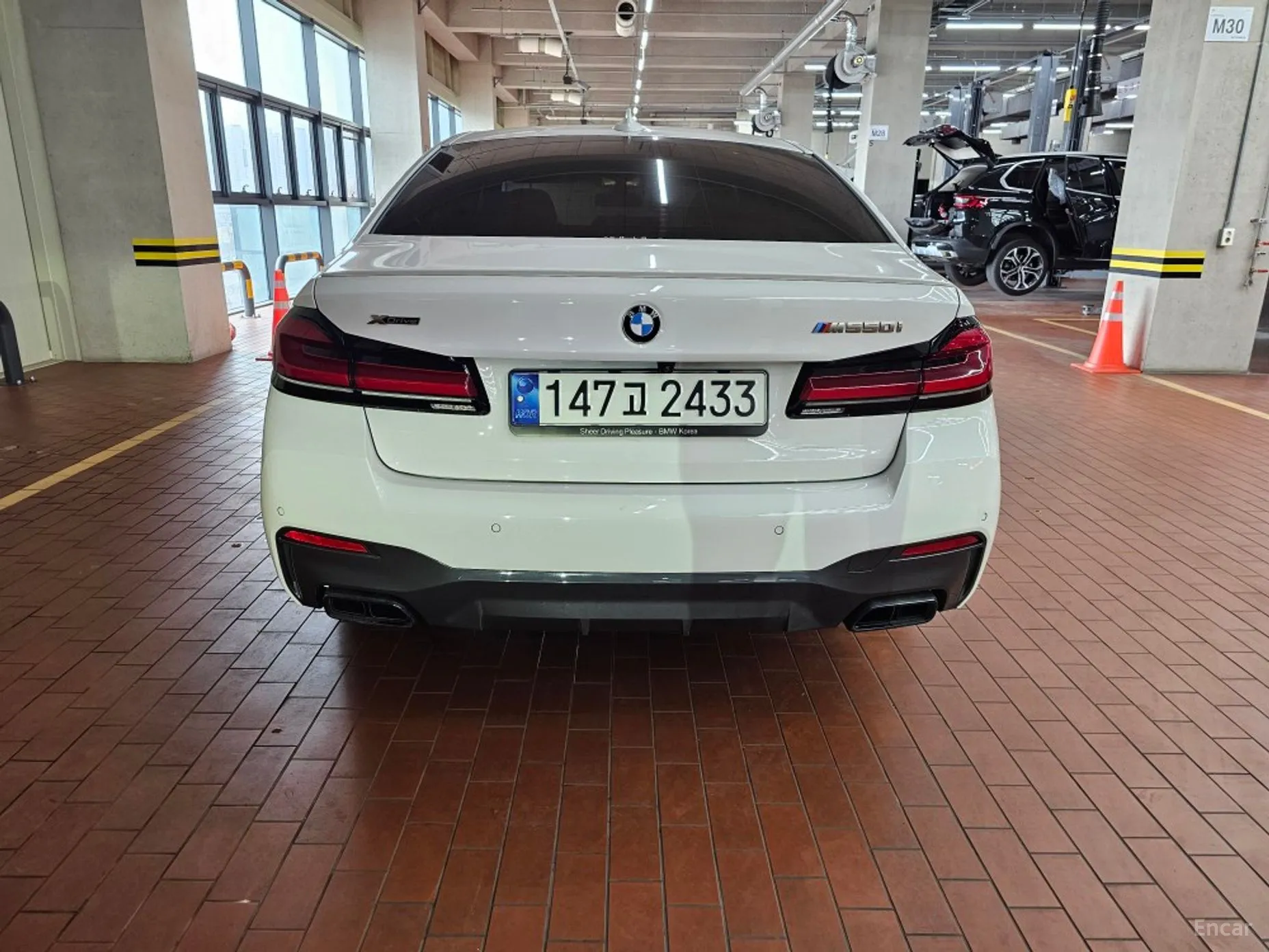BMW 5 Series (G30) превью 3