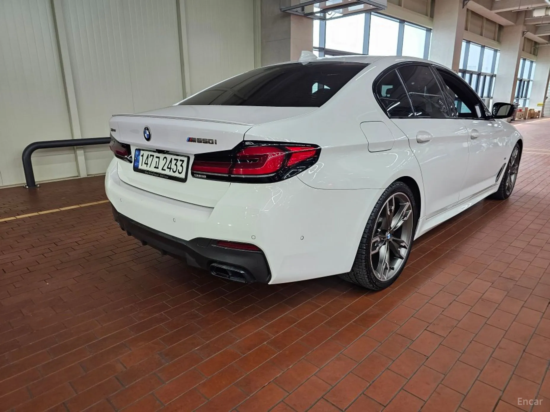 BMW 5 Series (G30) превью 4