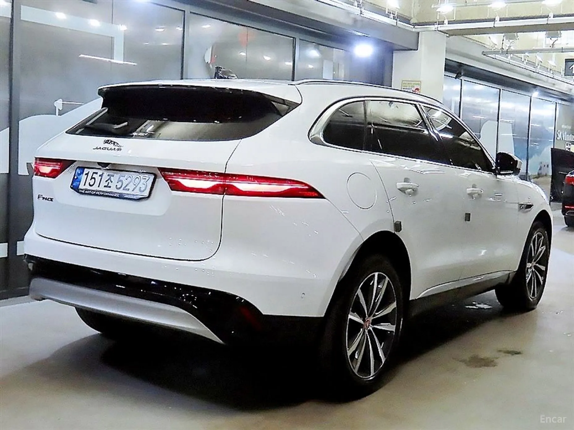 Jaguar F-PACE превью 4
