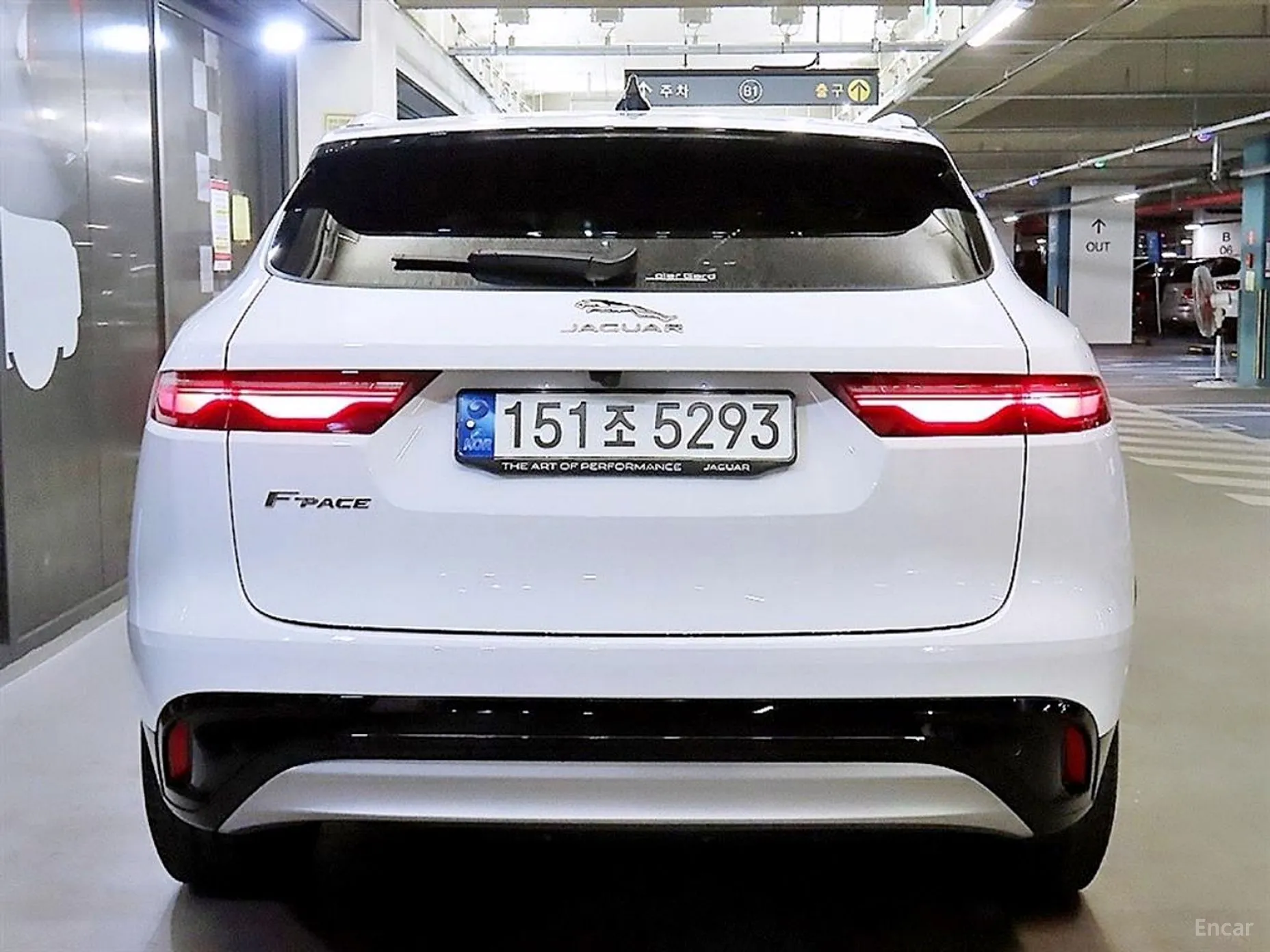 Jaguar F-PACE превью 5