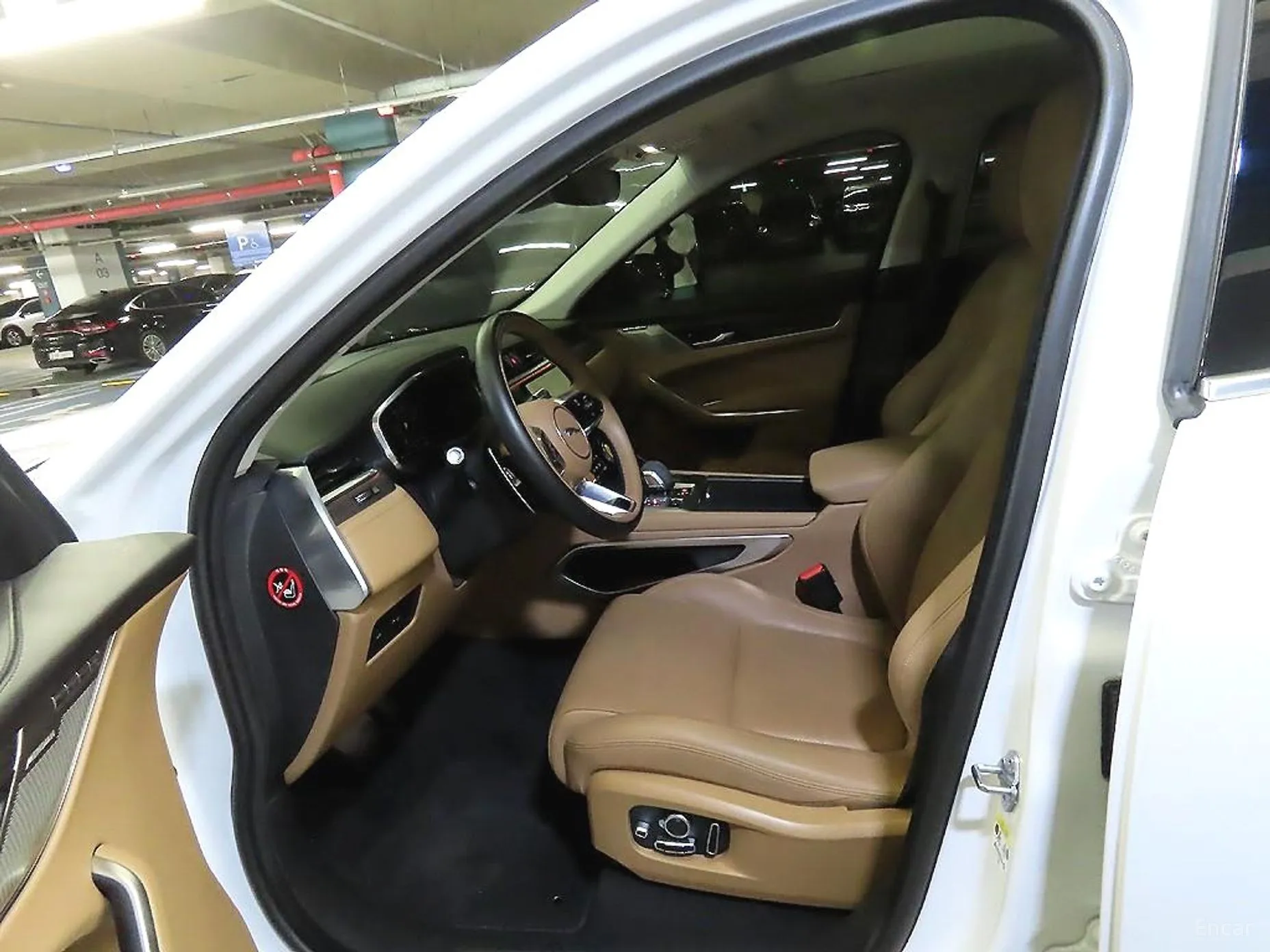 Jaguar F-PACE превью 6