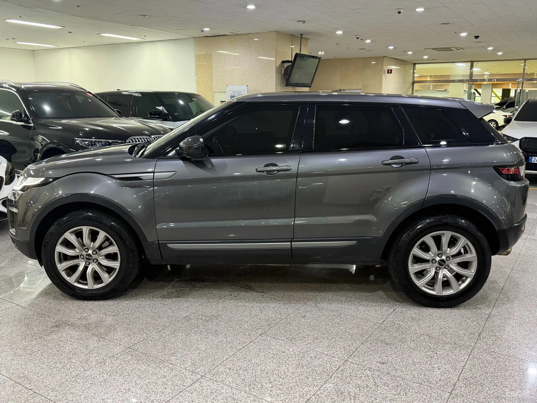 Land Rover Range Rover Evoque превью 3