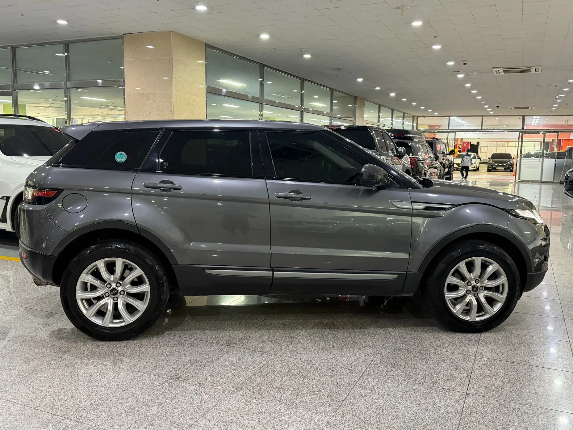 Land Rover Range Rover Evoque превью 5