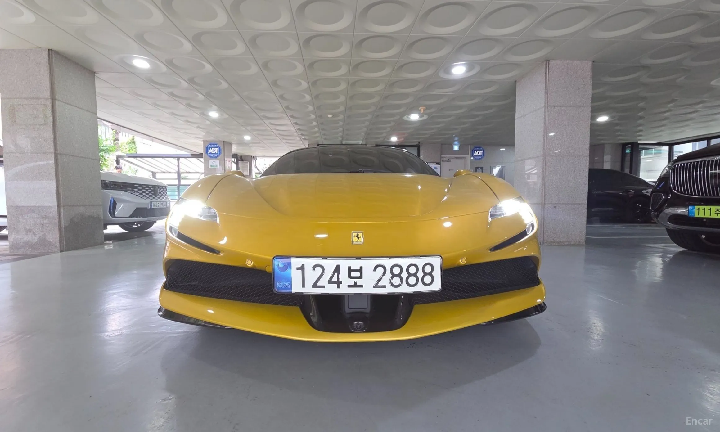 Ferrari SF90 Stradale превью 3