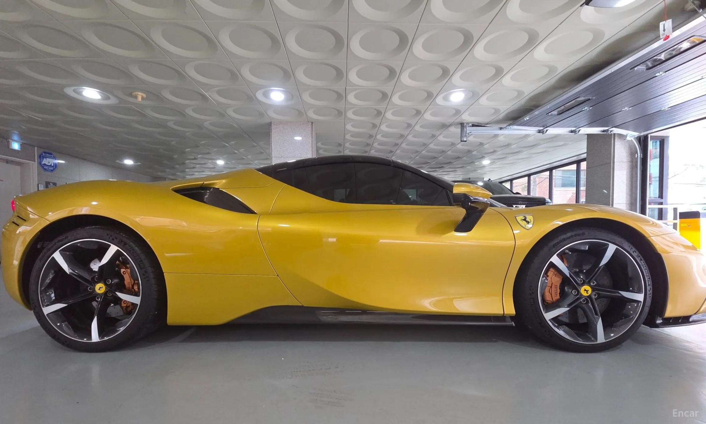 Ferrari SF90 Stradale превью 5
