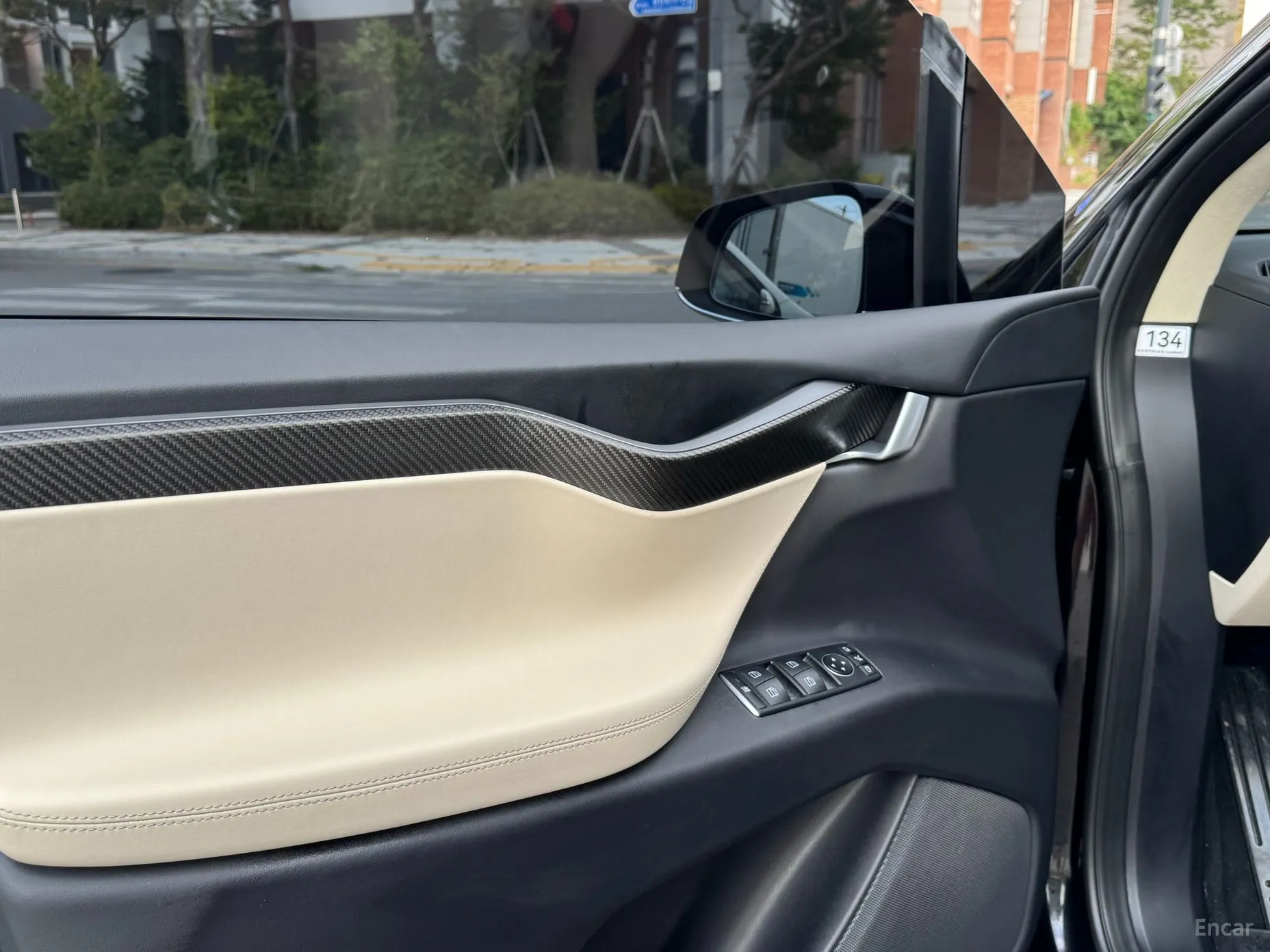 Tesla Model X превью 11