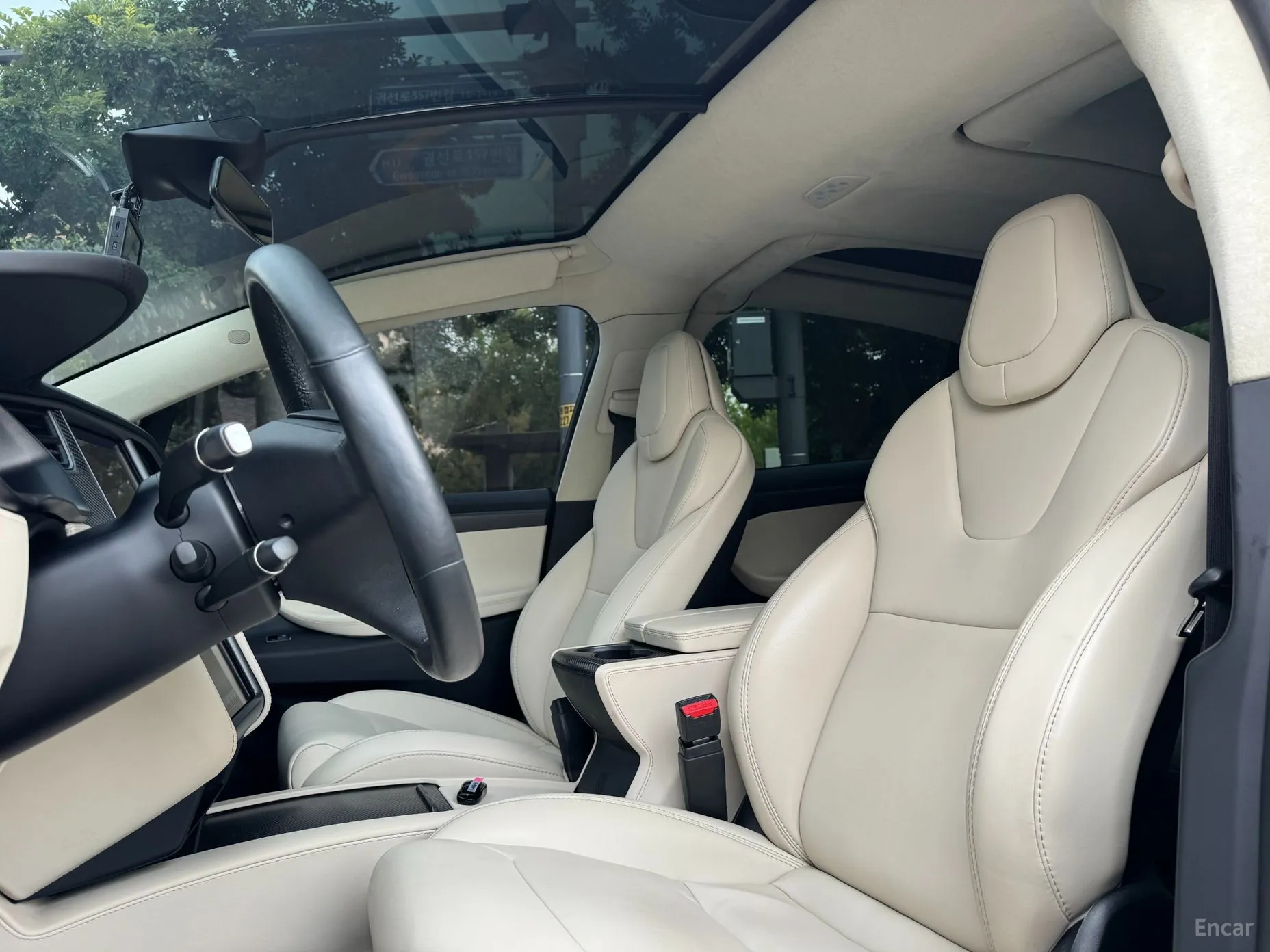 Tesla Model X превью 18