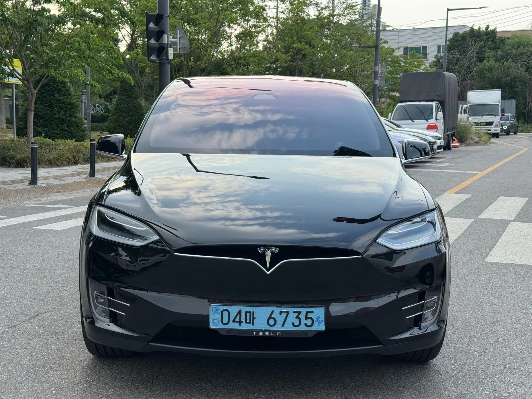 Tesla Model X превью 3
